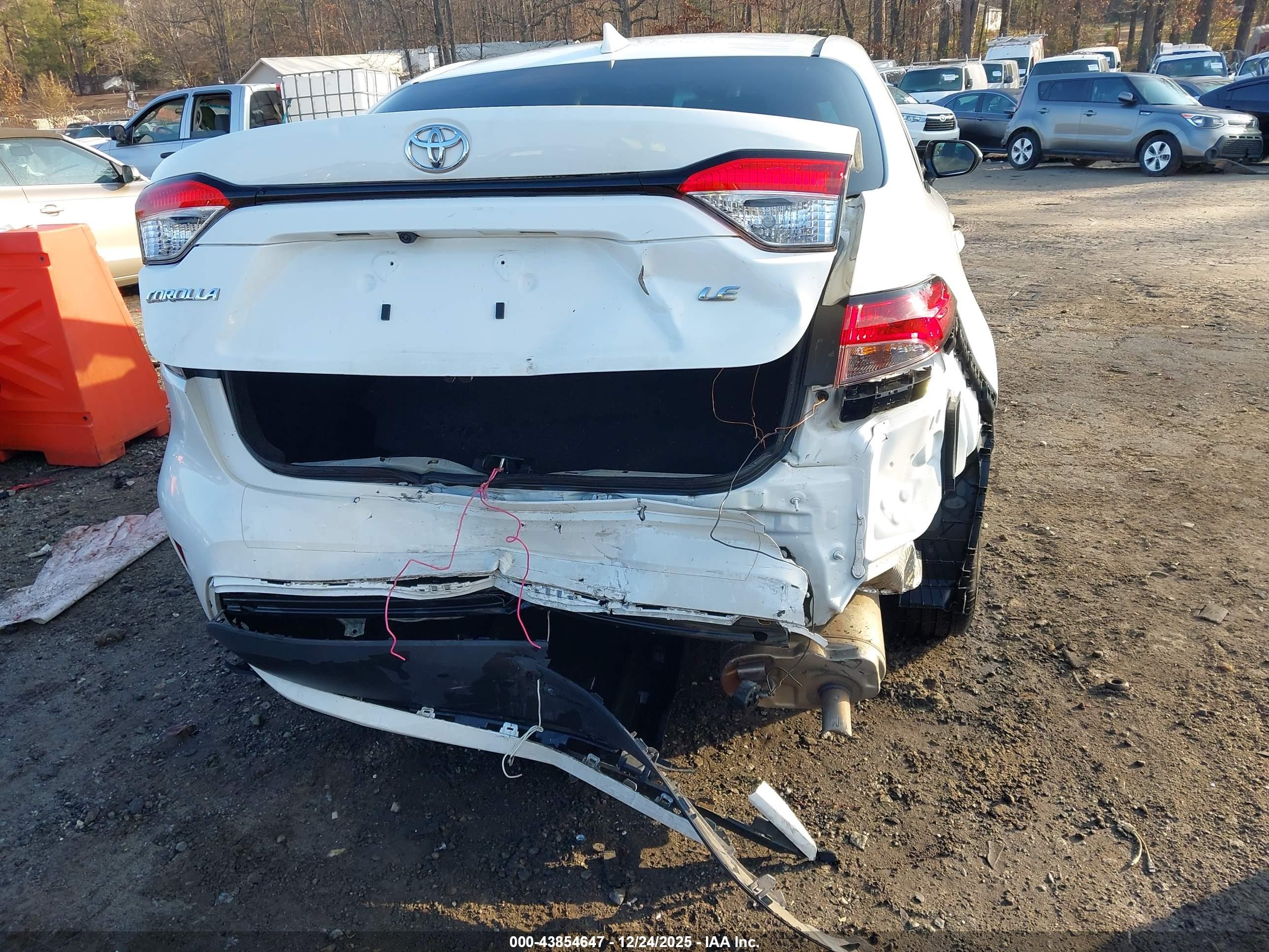 TOYOTA COROLLA image 6