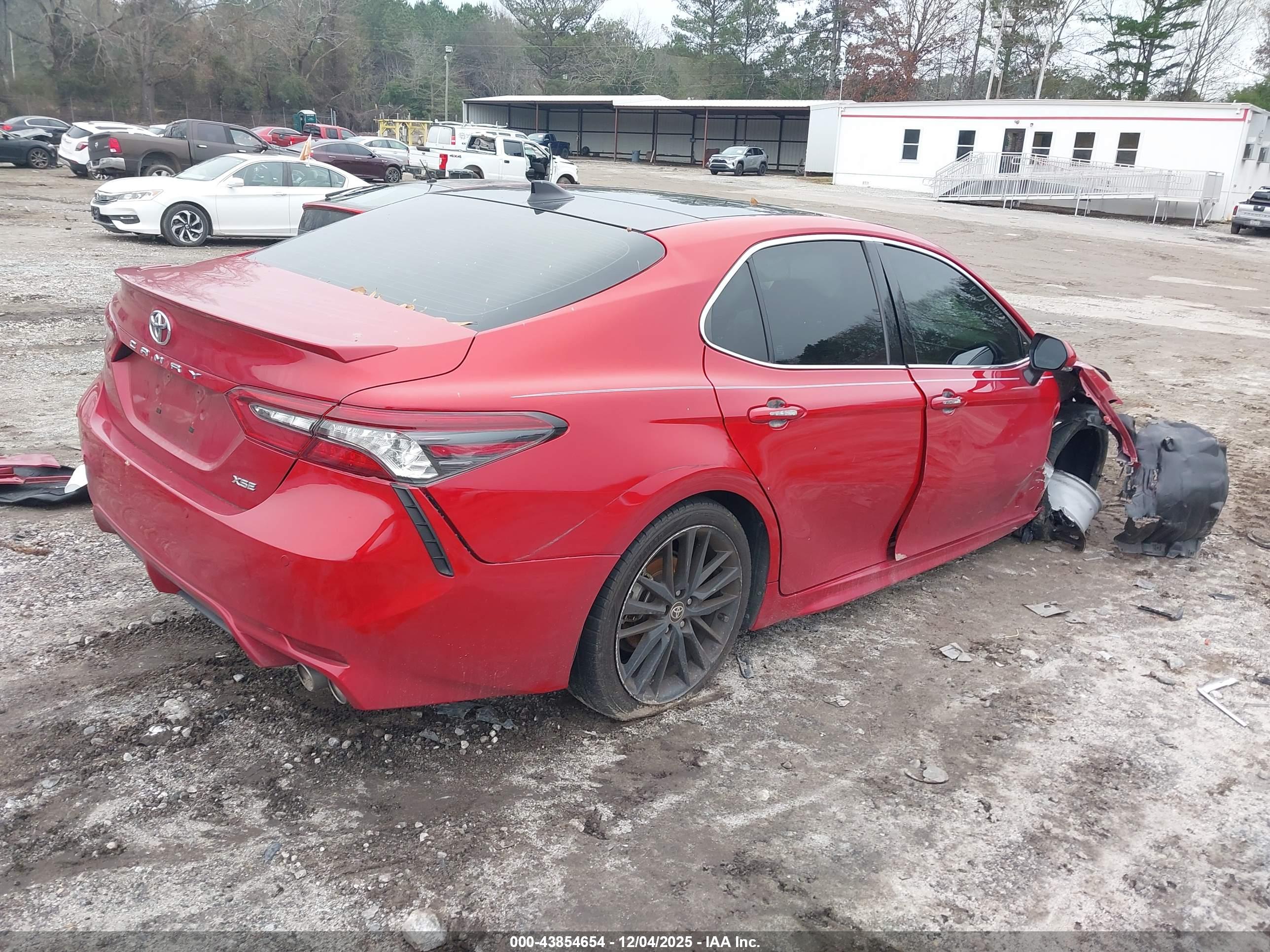 TOYOTA CAMRY image 4