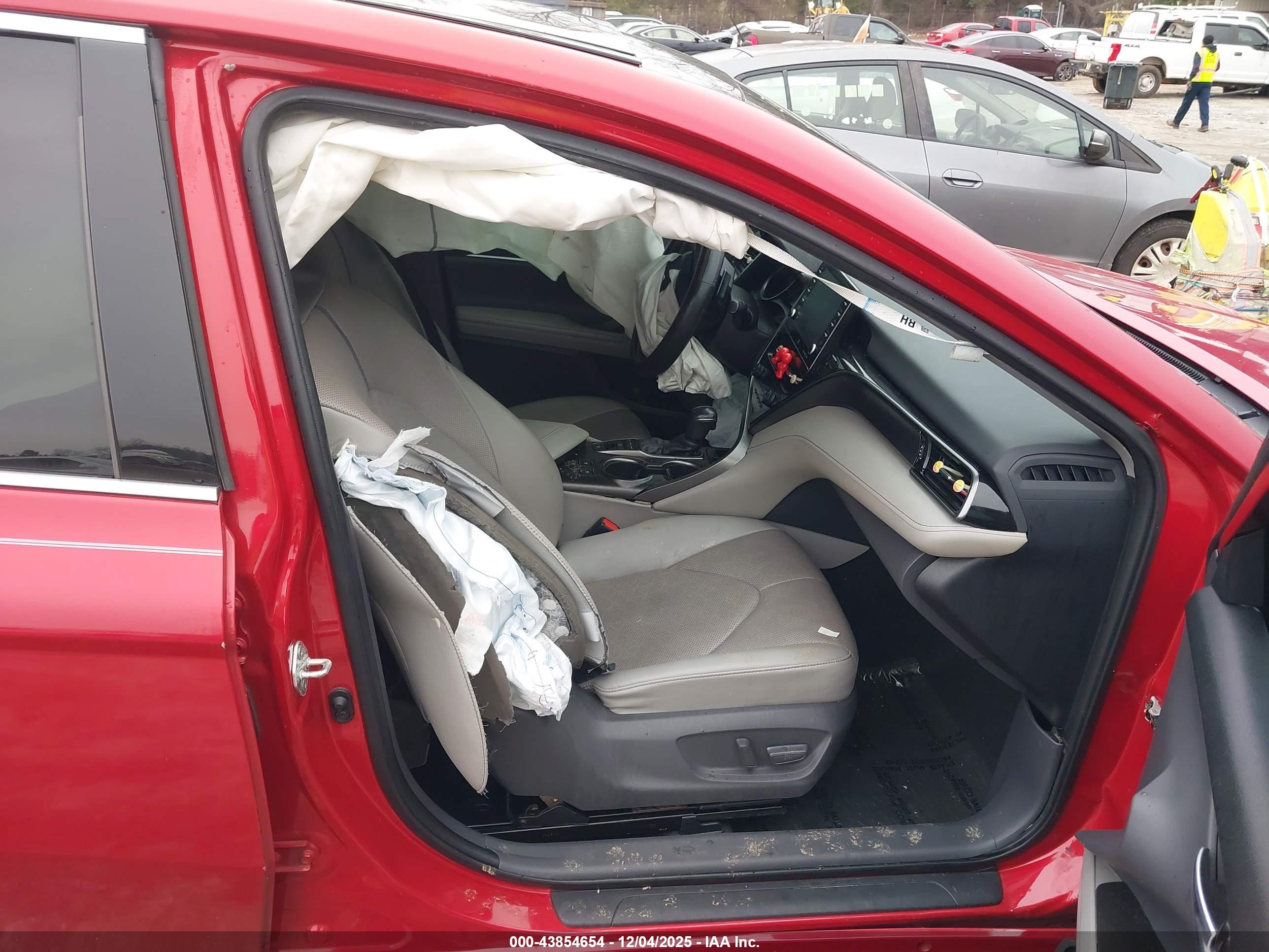 TOYOTA CAMRY image 5