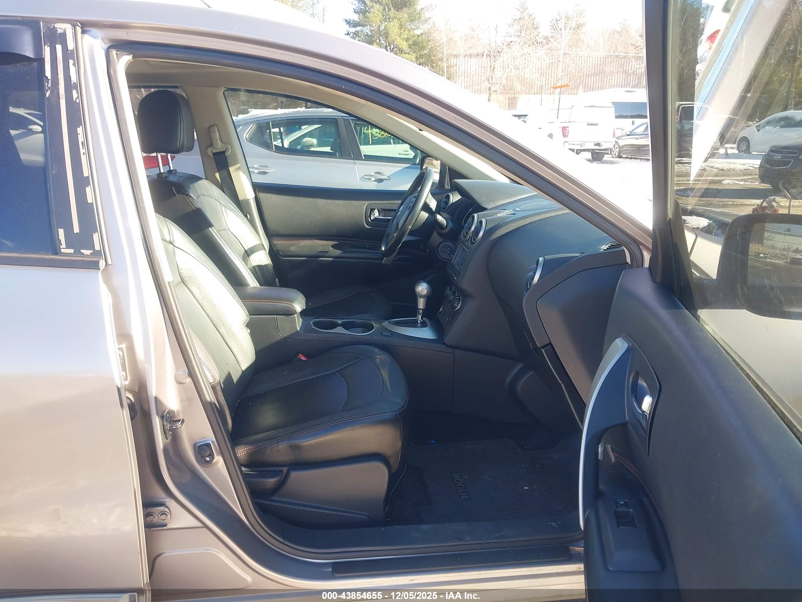 NISSAN ROGUE image 5