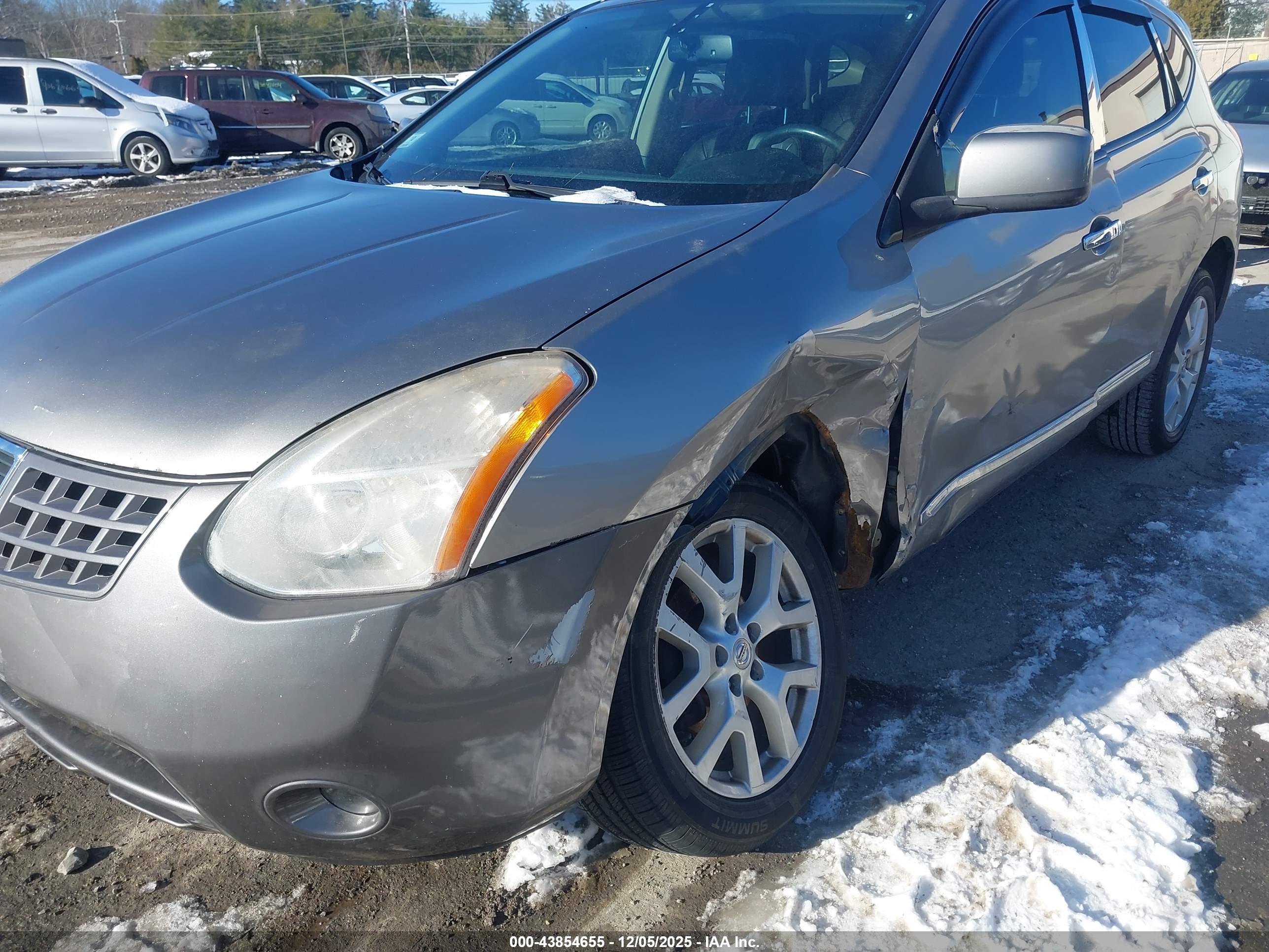 NISSAN ROGUE image 6