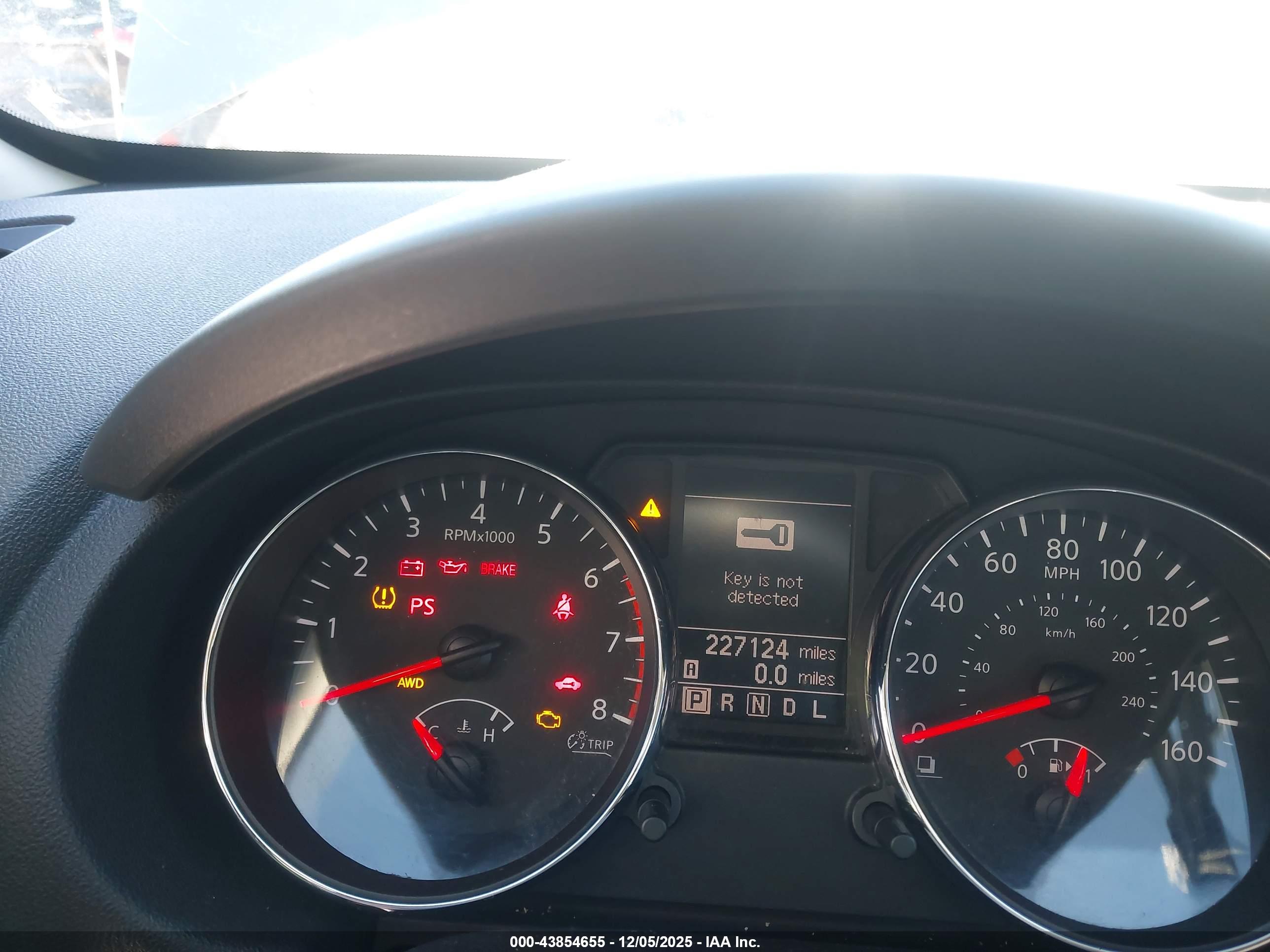 NISSAN ROGUE image 7