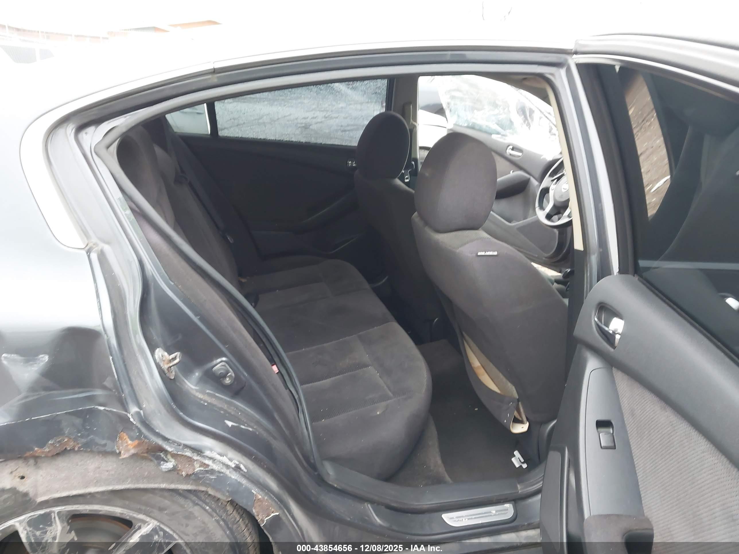 NISSAN ALTIMA image 8