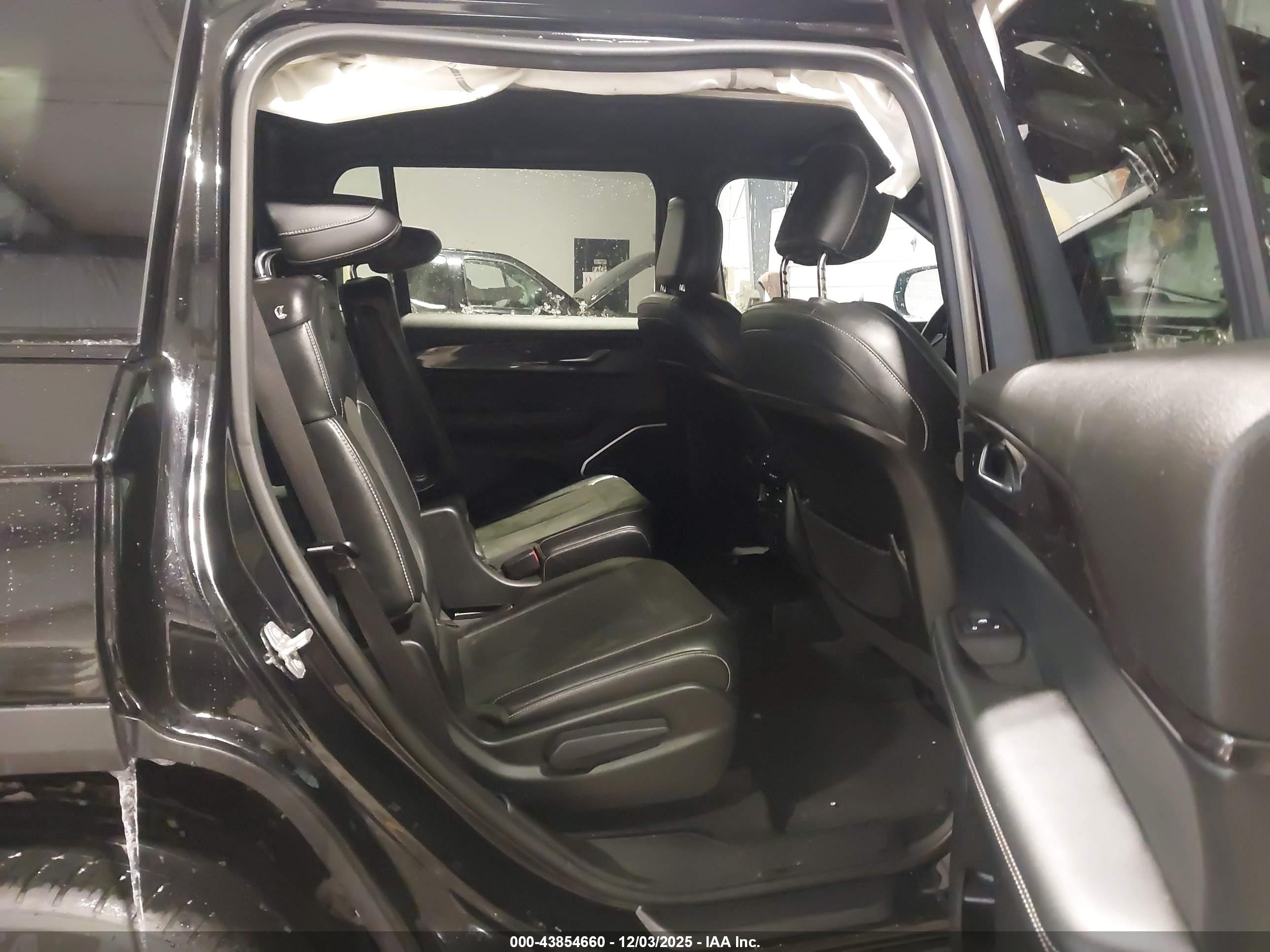 JEEP GRAND image 8