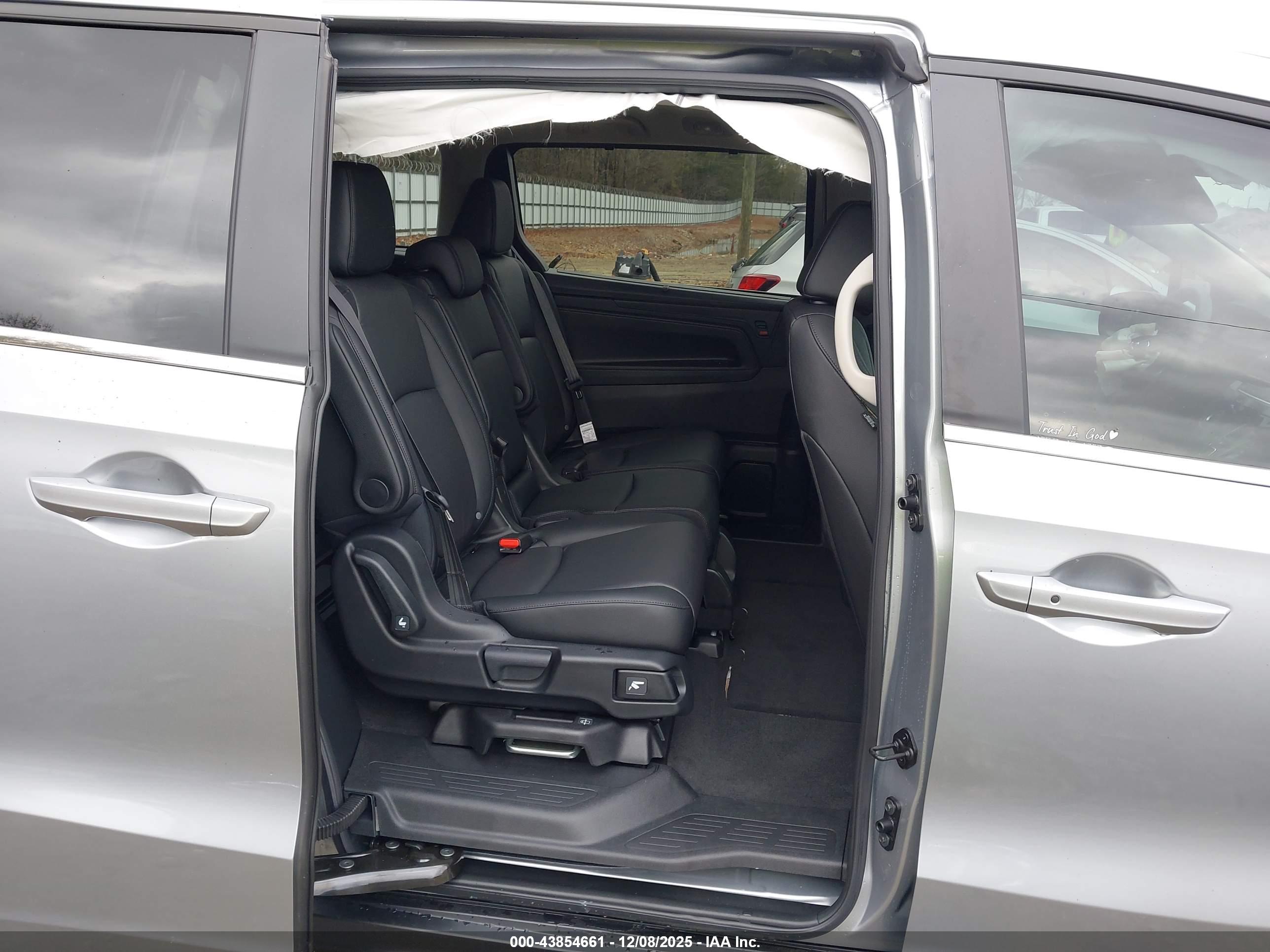 HONDA ODYSSEY image 8