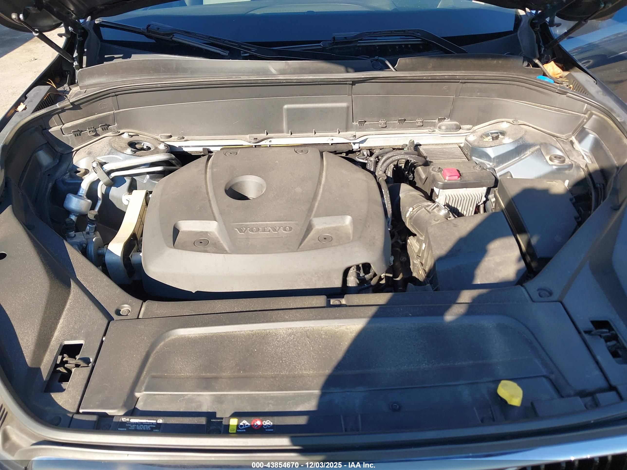 VOLVO XC90 image 10