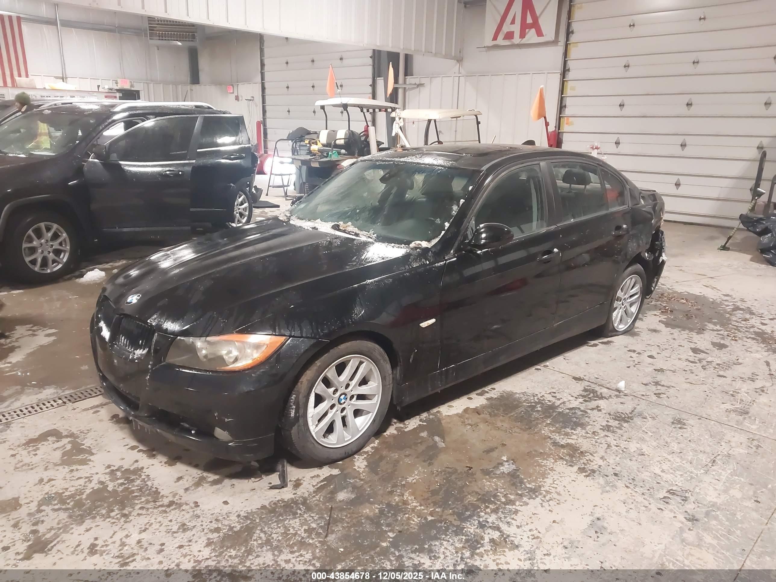 BMW 328I image 2