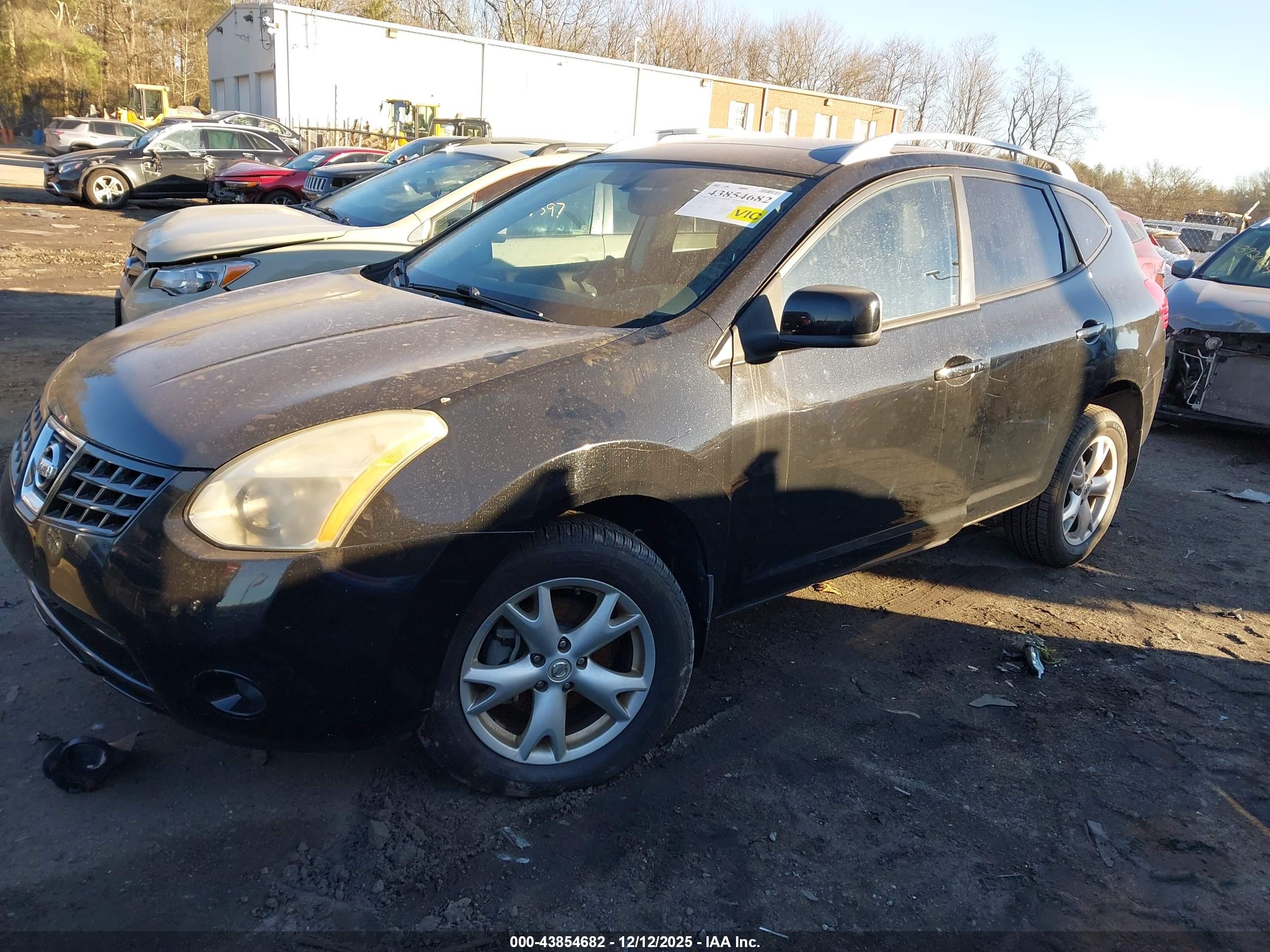 NISSAN ROGUE image 2
