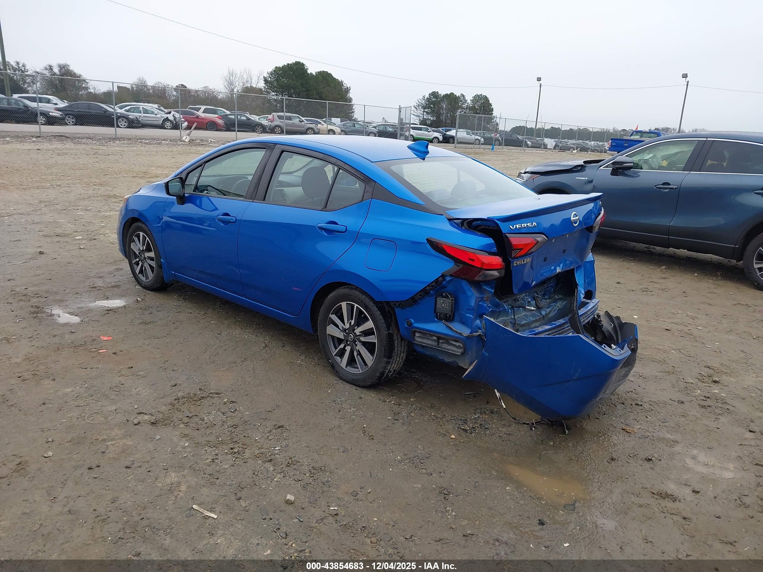 NISSAN VERSA image 3