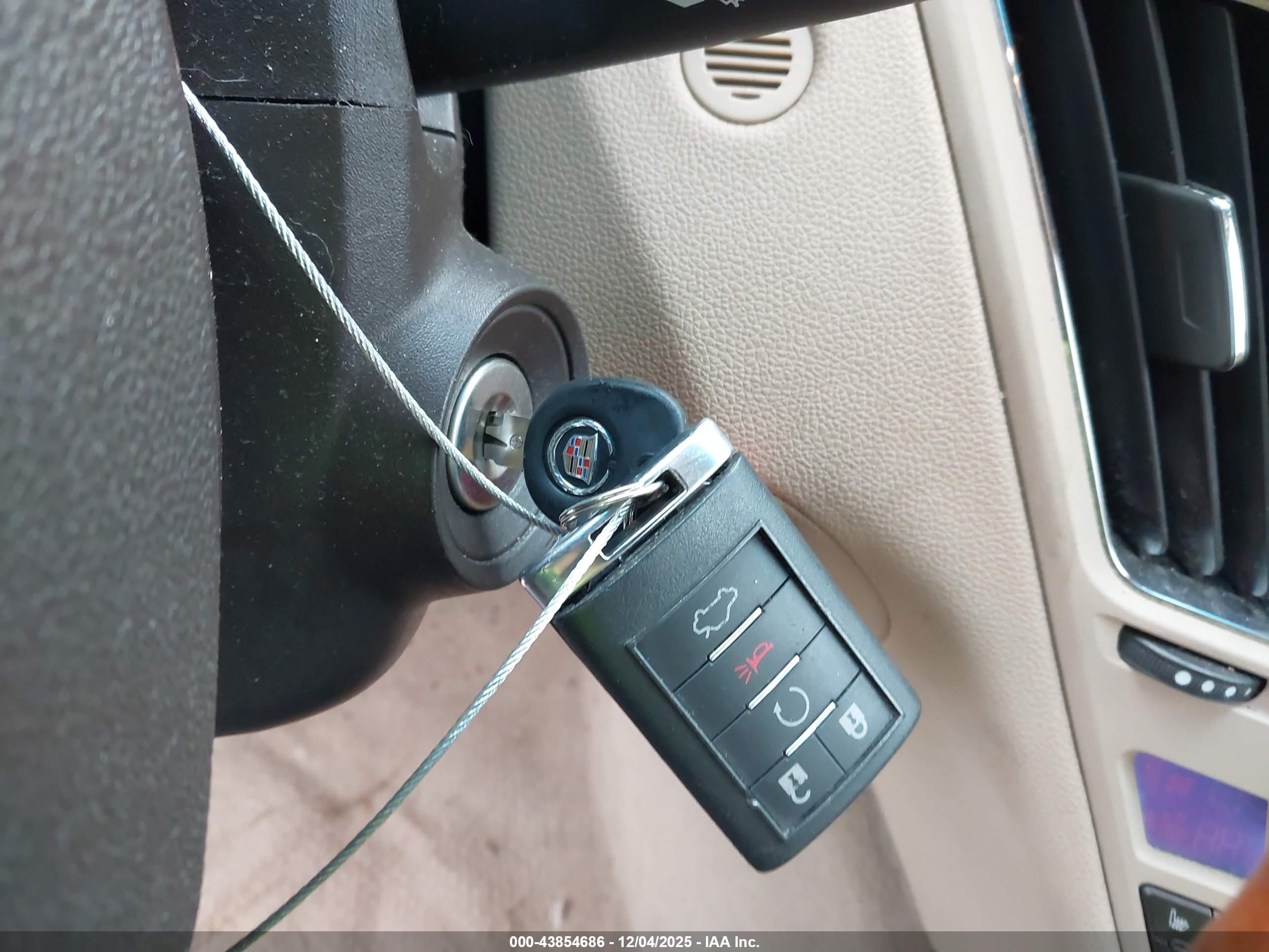 CADILLAC CTS image 11