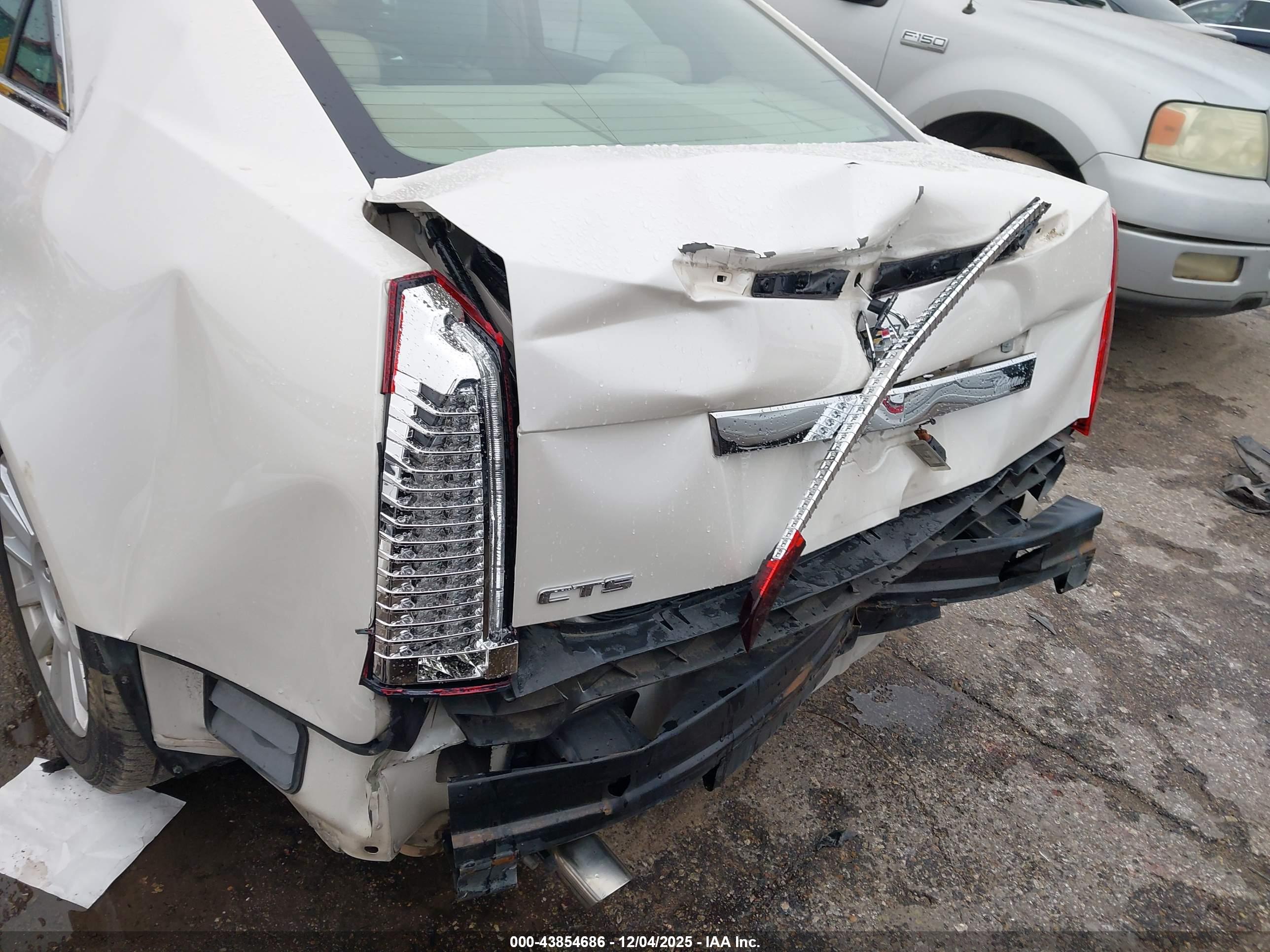 CADILLAC CTS image 6