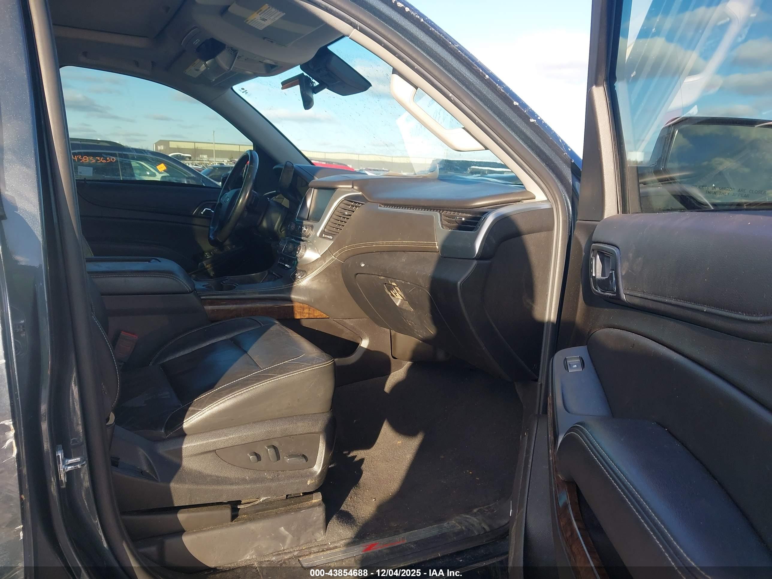 CHEVROLET TAHOE image 5