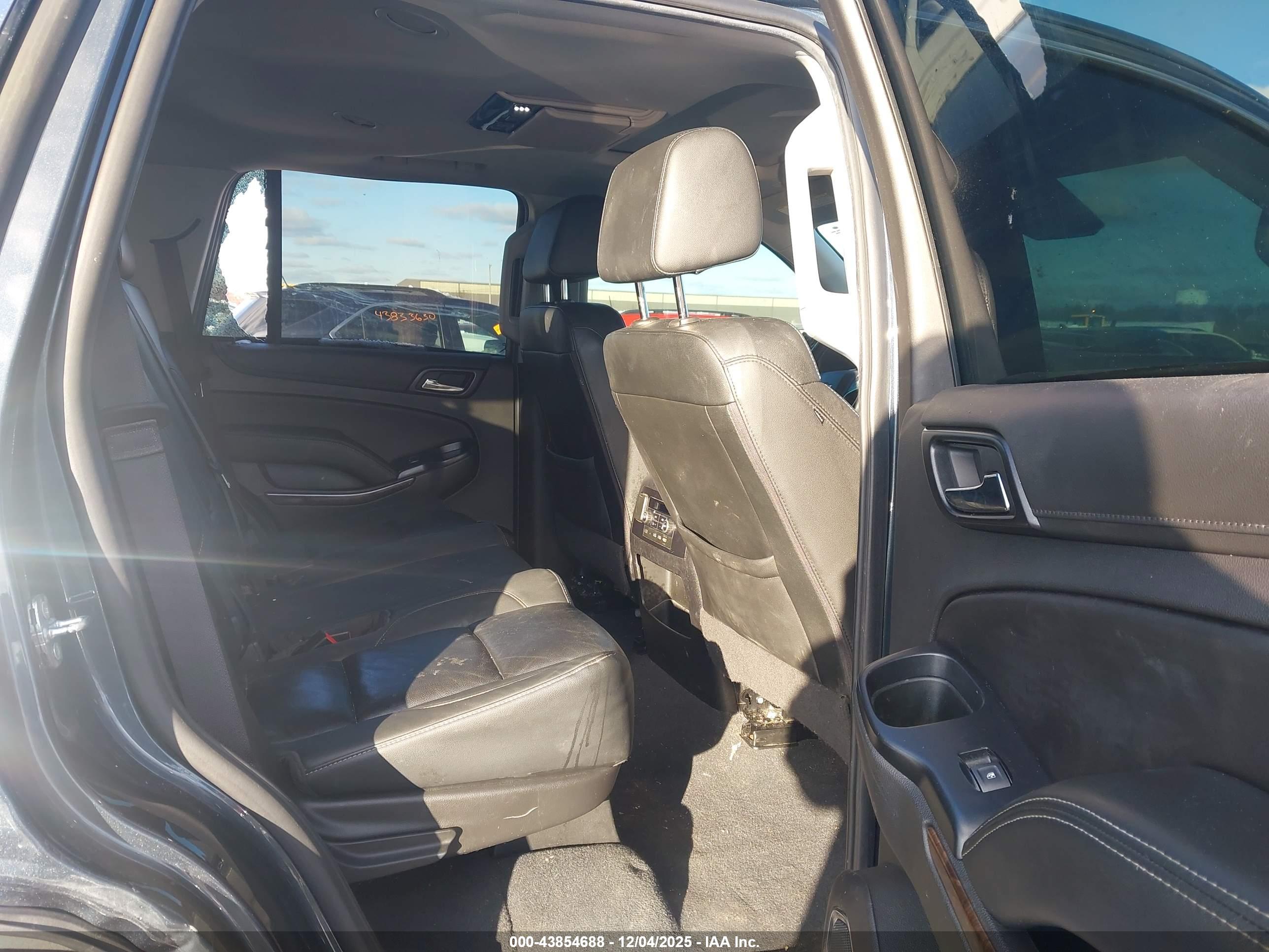 CHEVROLET TAHOE image 8