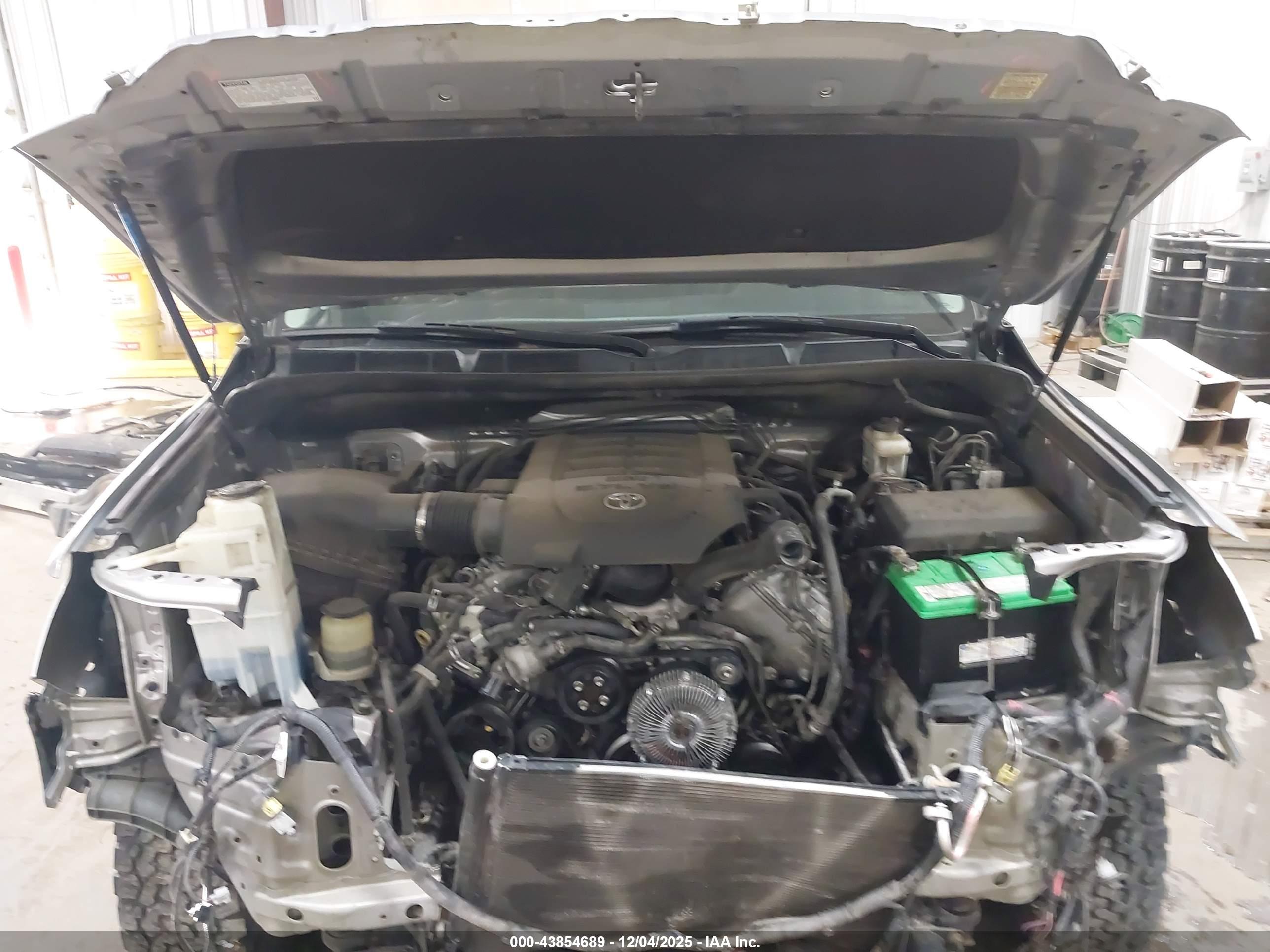 TOYOTA TUNDRA image 10