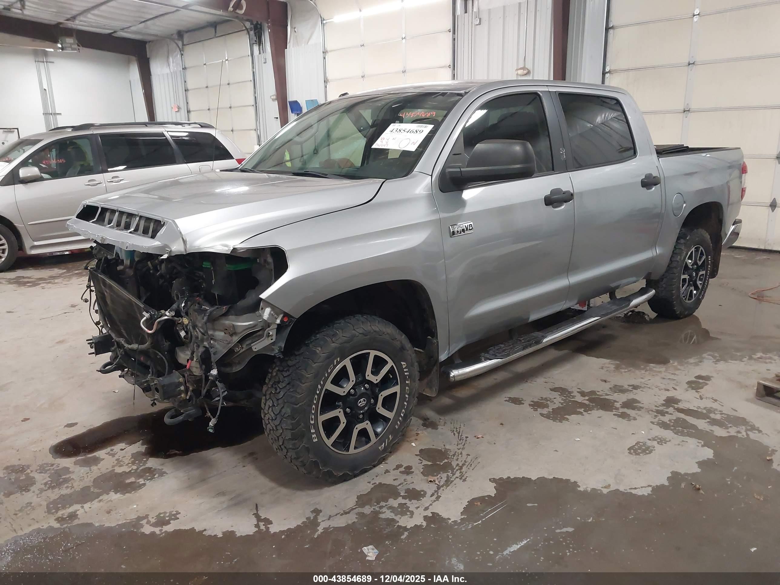 TOYOTA TUNDRA image 2