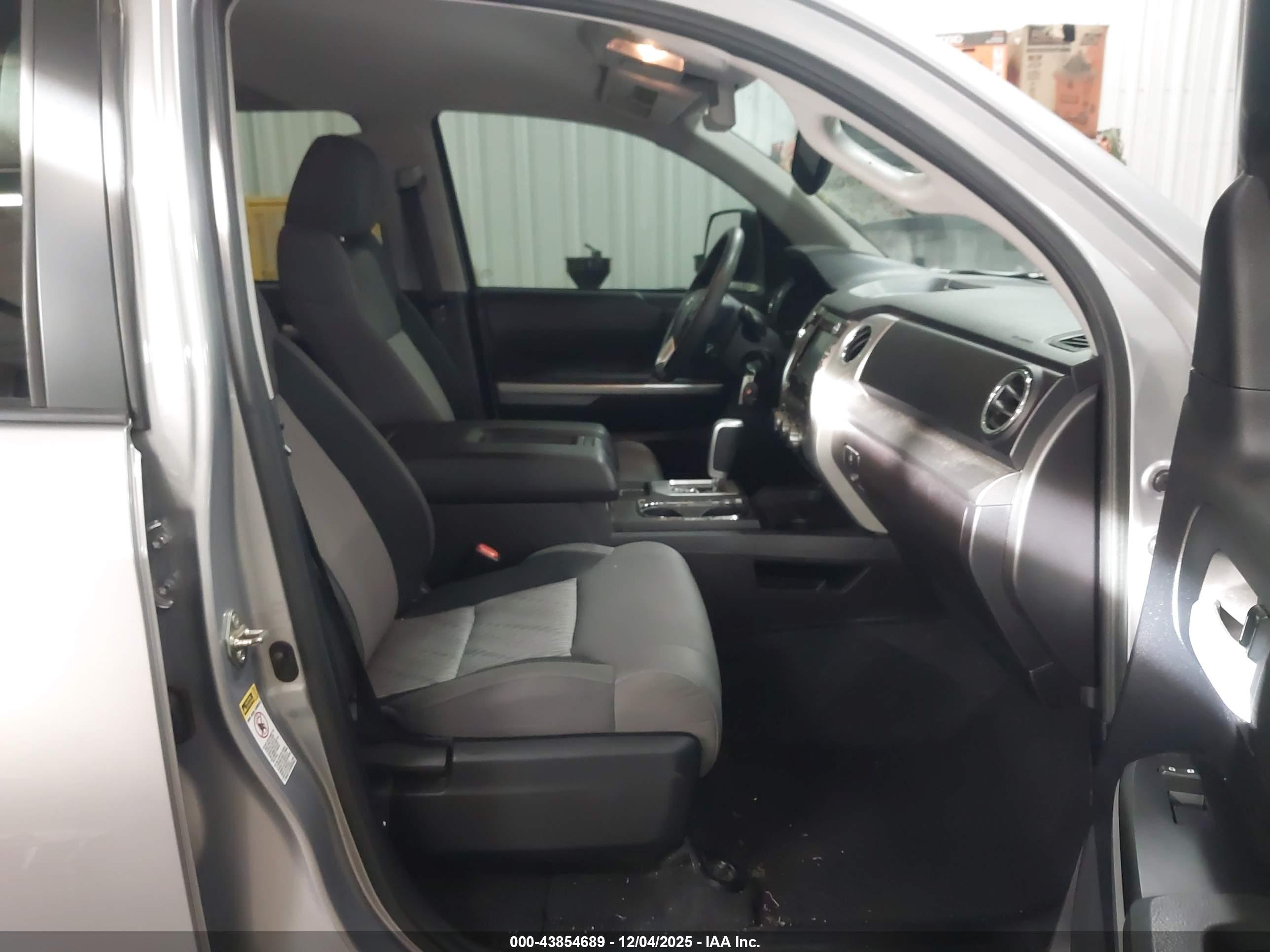 TOYOTA TUNDRA image 5