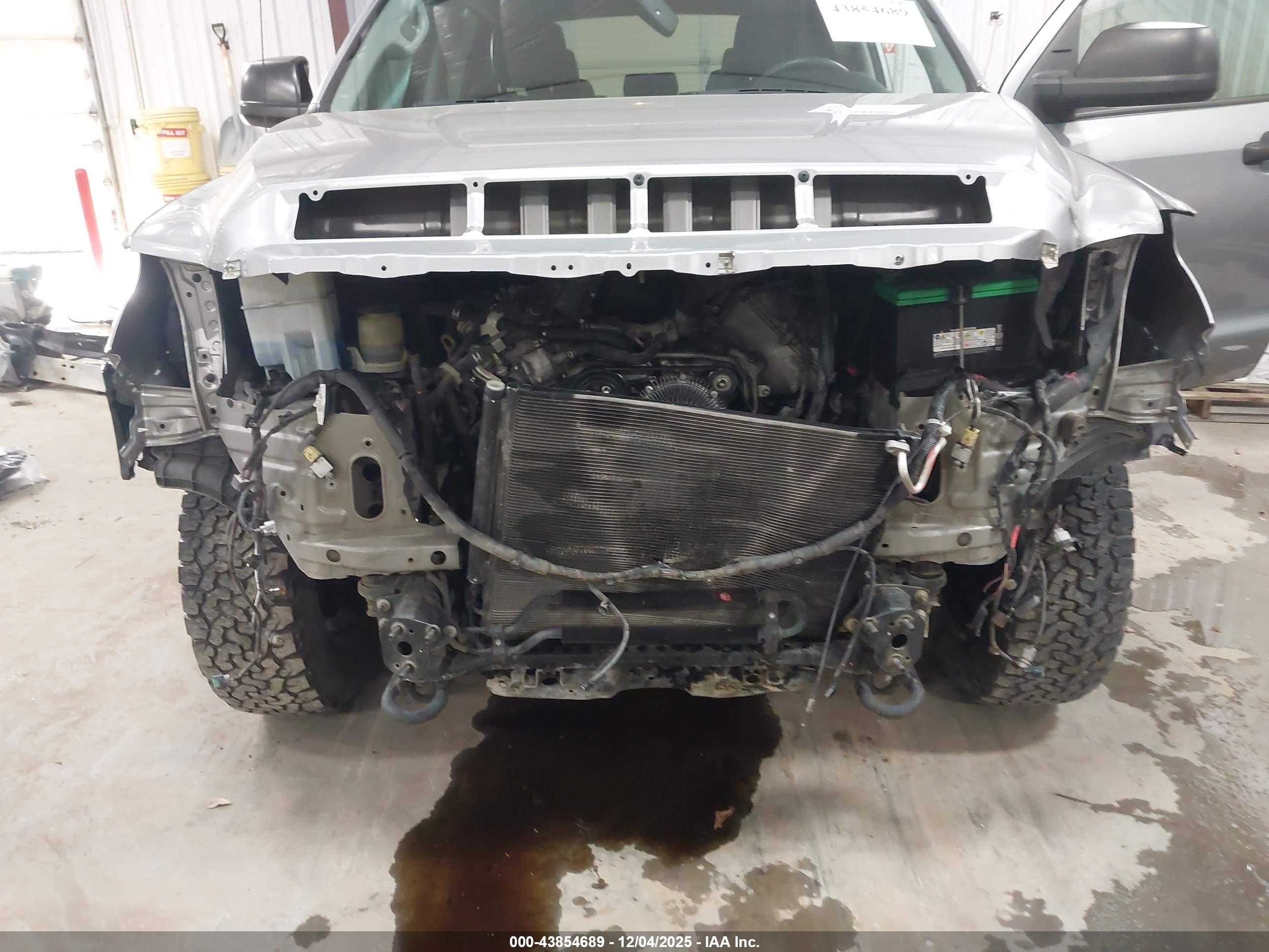 TOYOTA TUNDRA image 6