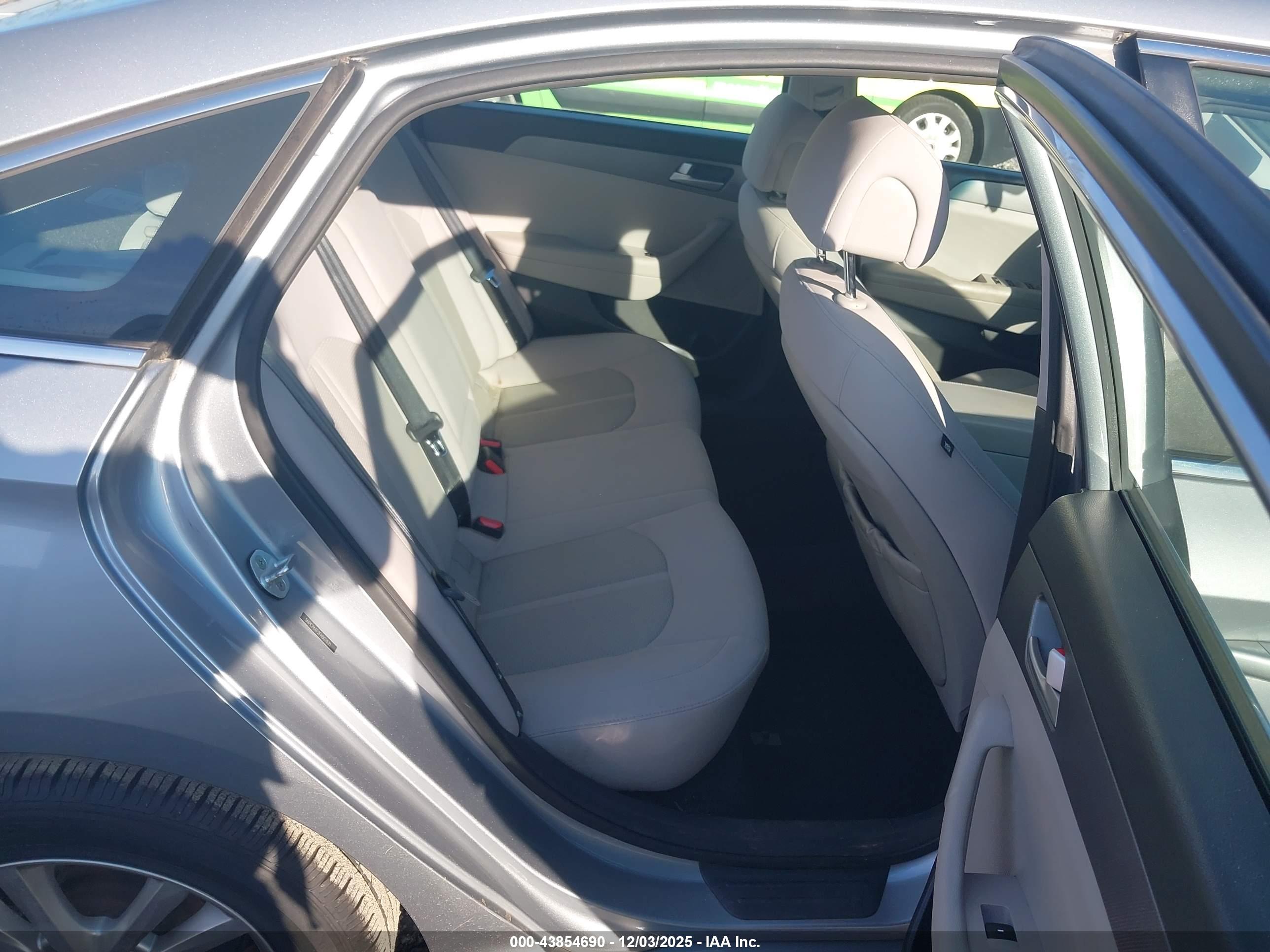 HYUNDAI SONATA image 8