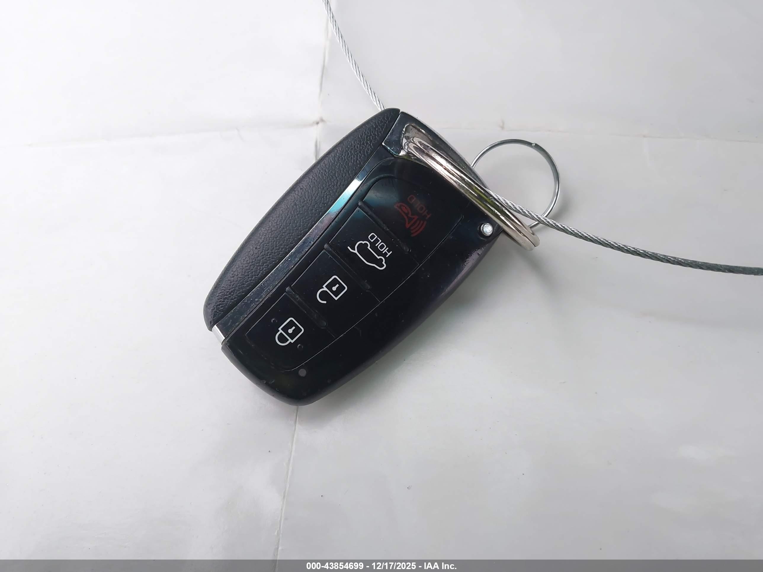 HYUNDAI SANTA image 11