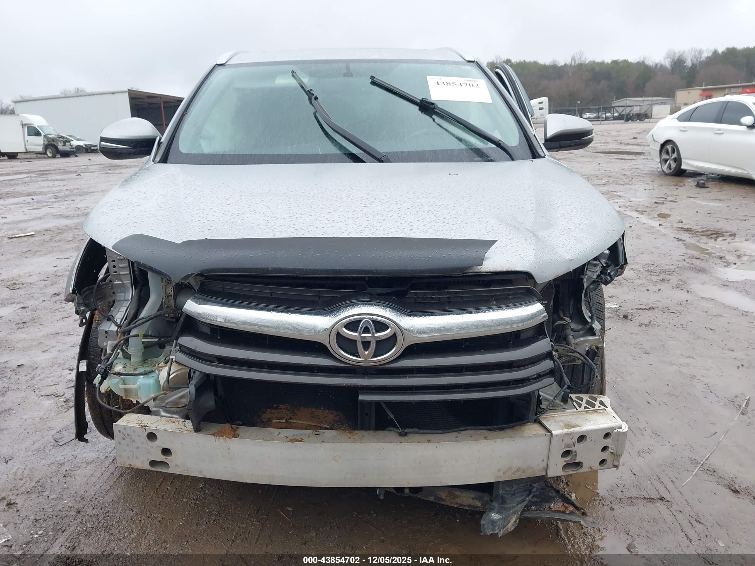 TOYOTA HIGHLANDER image 6