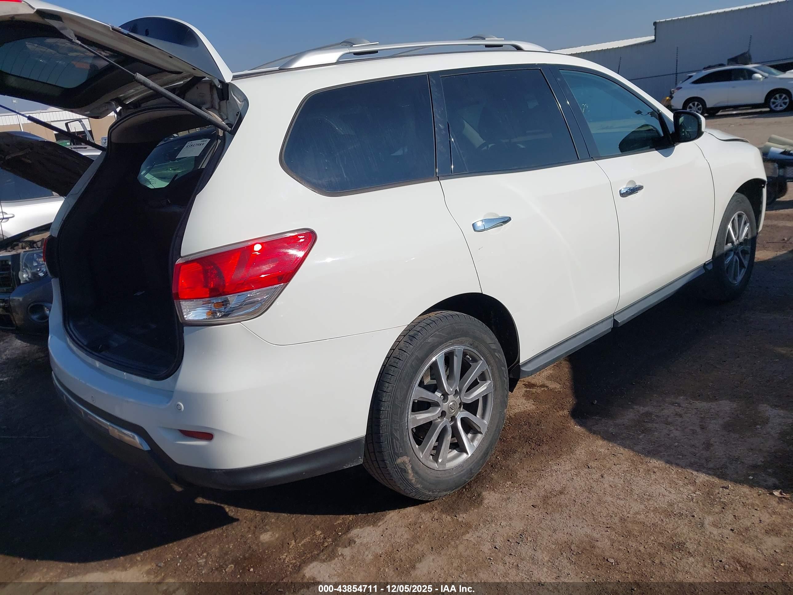 NISSAN PATHFINDER image 4