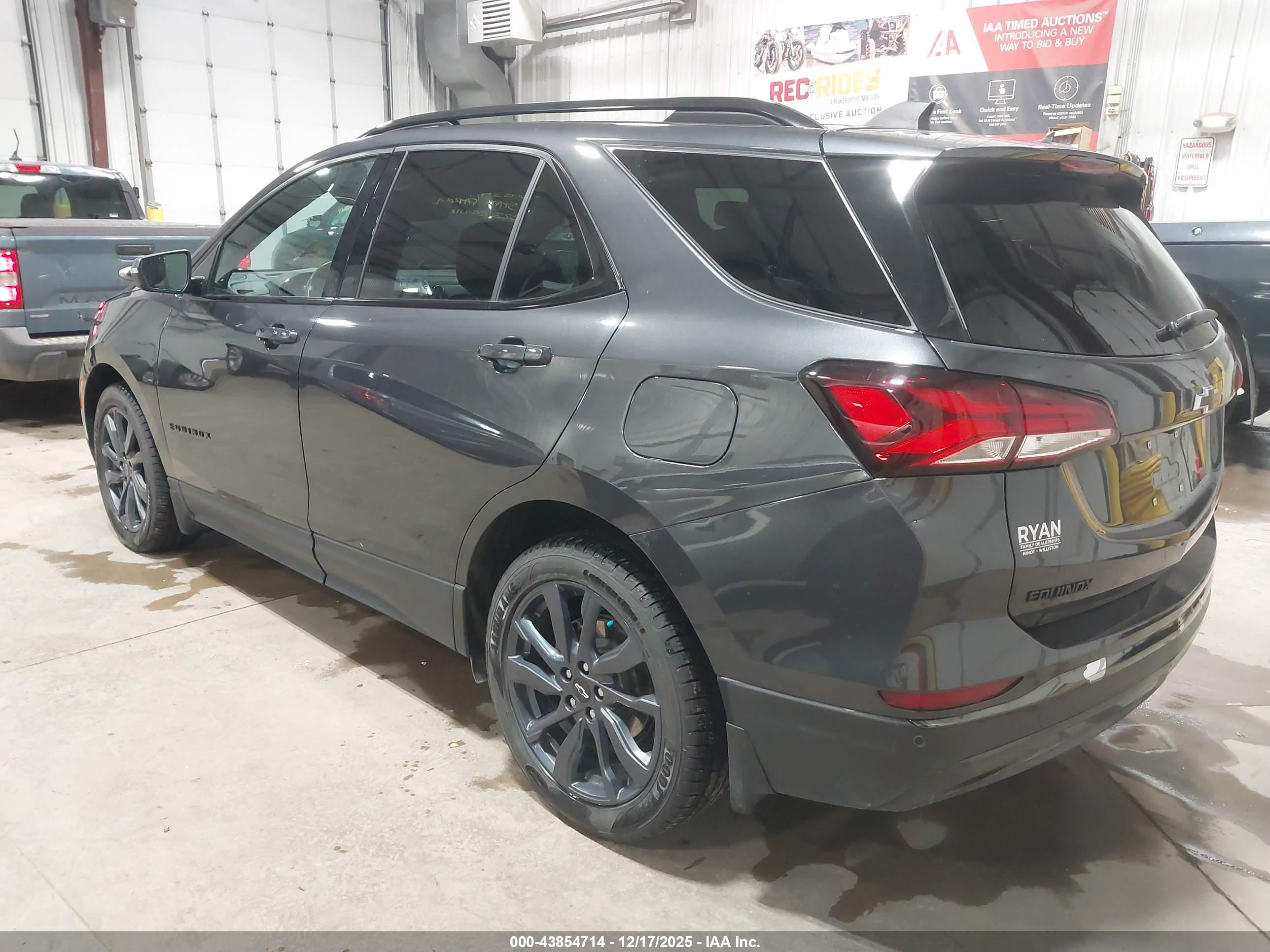 CHEVROLET EQUINOX image 3