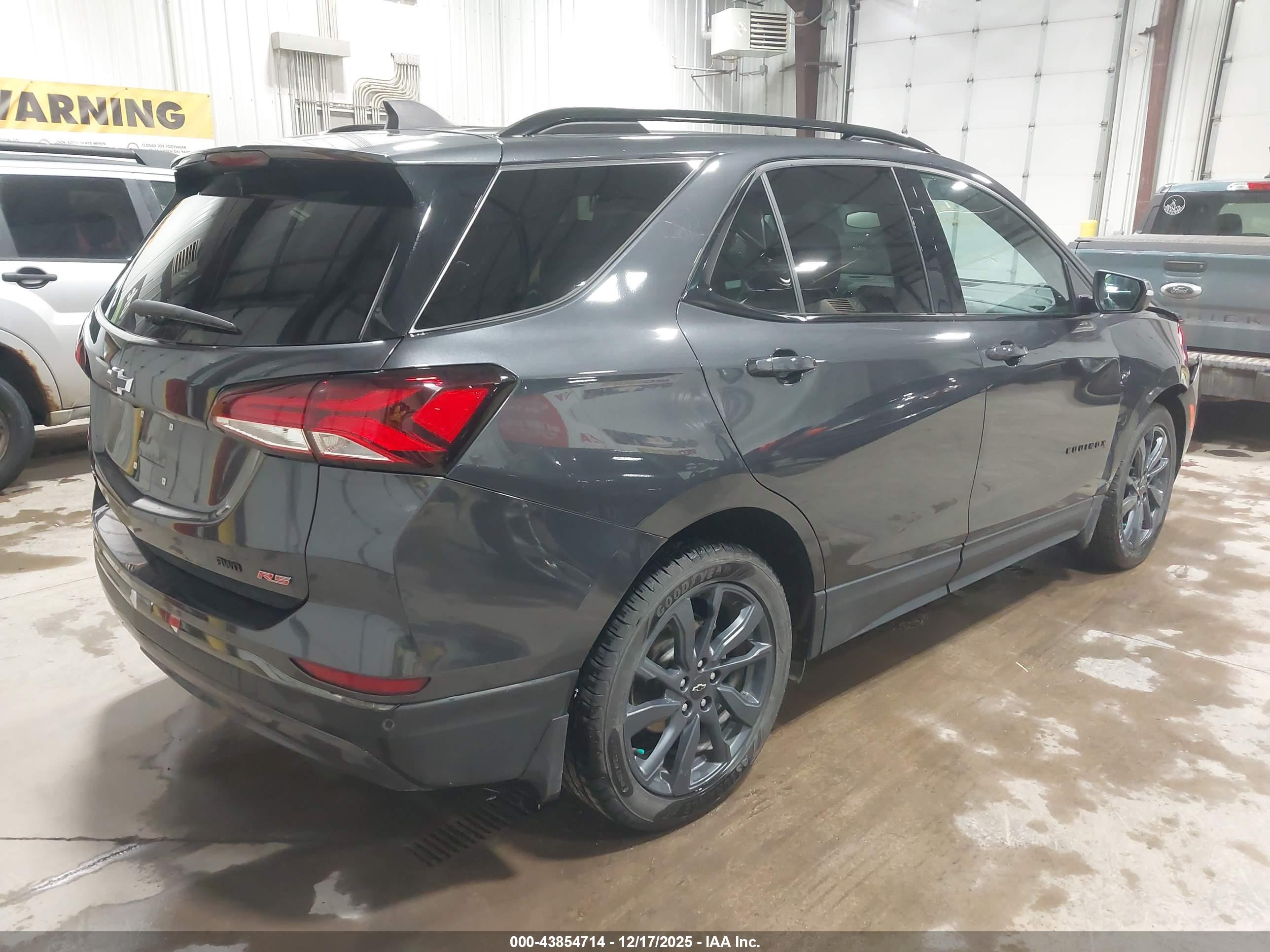 CHEVROLET EQUINOX image 4