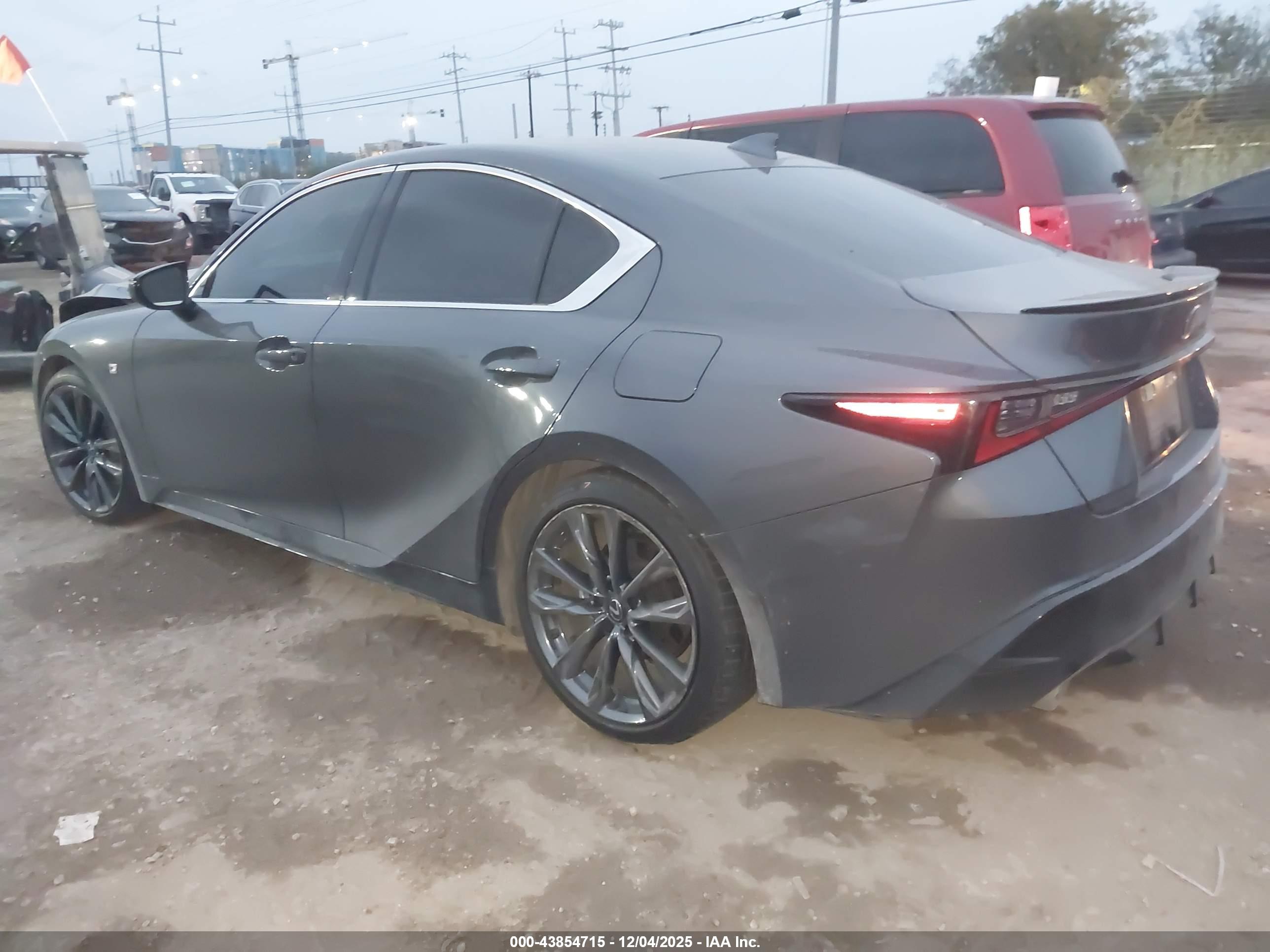 LEXUS IS image 3