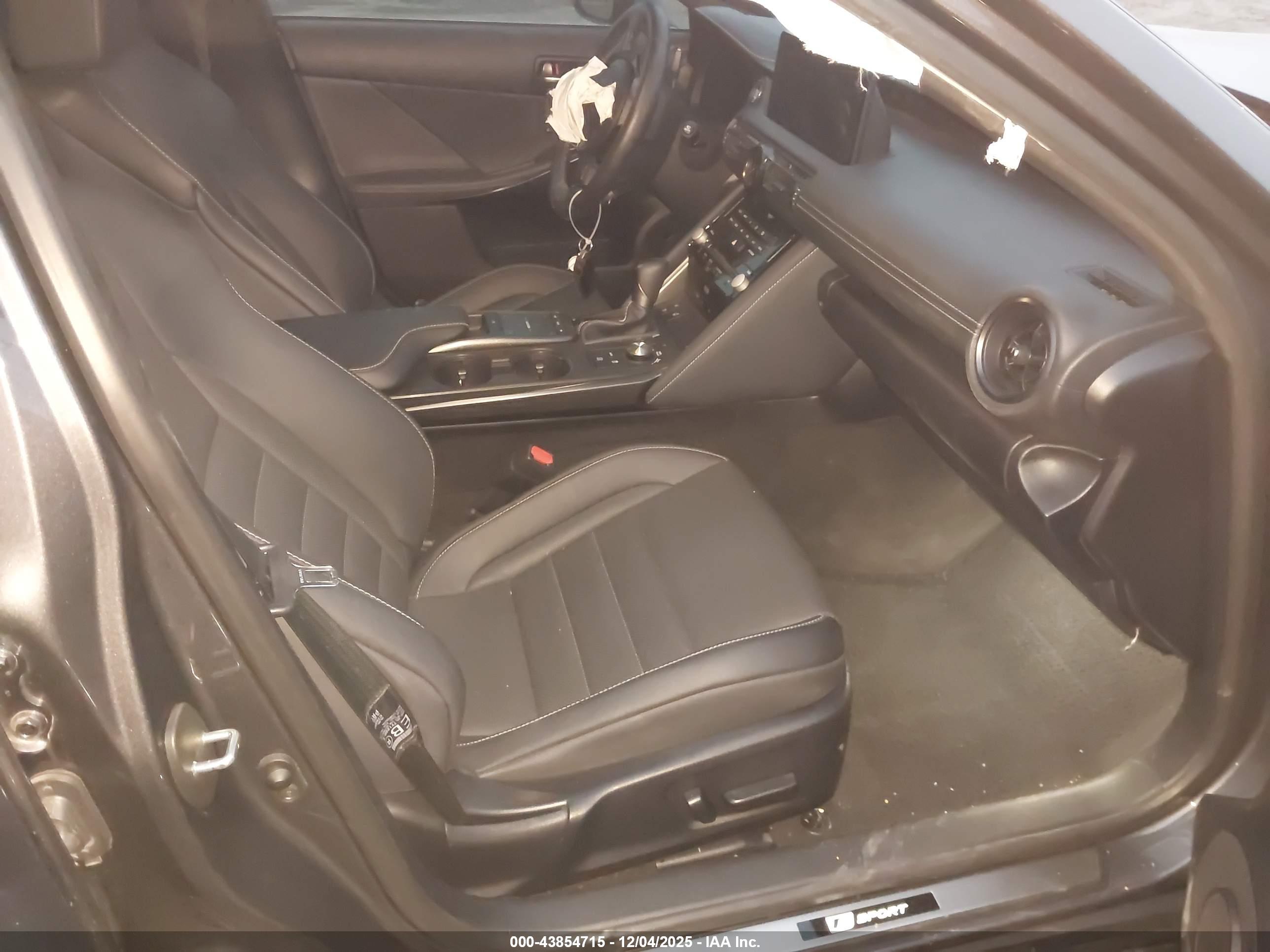 LEXUS IS image 5