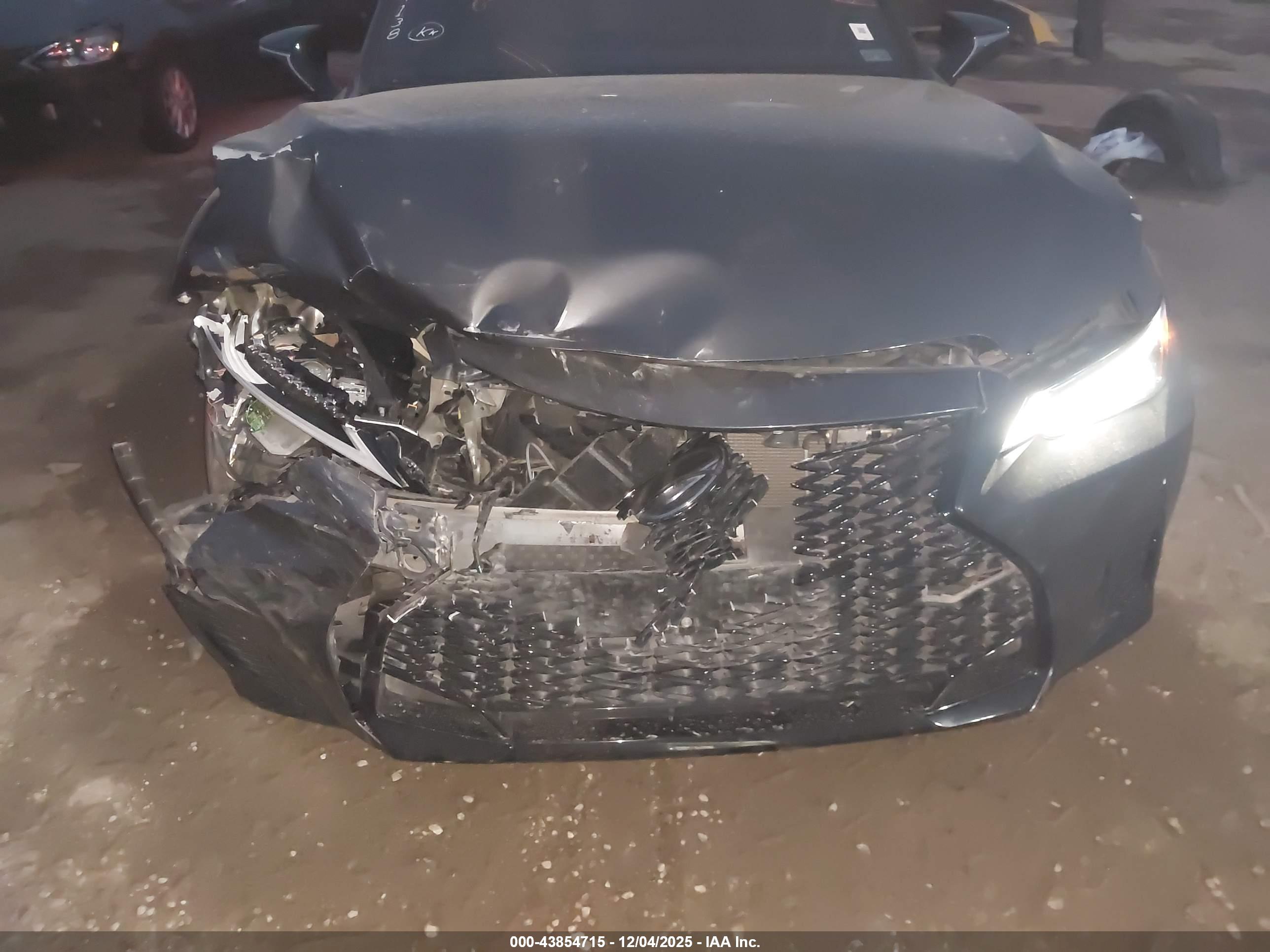 LEXUS IS image 6