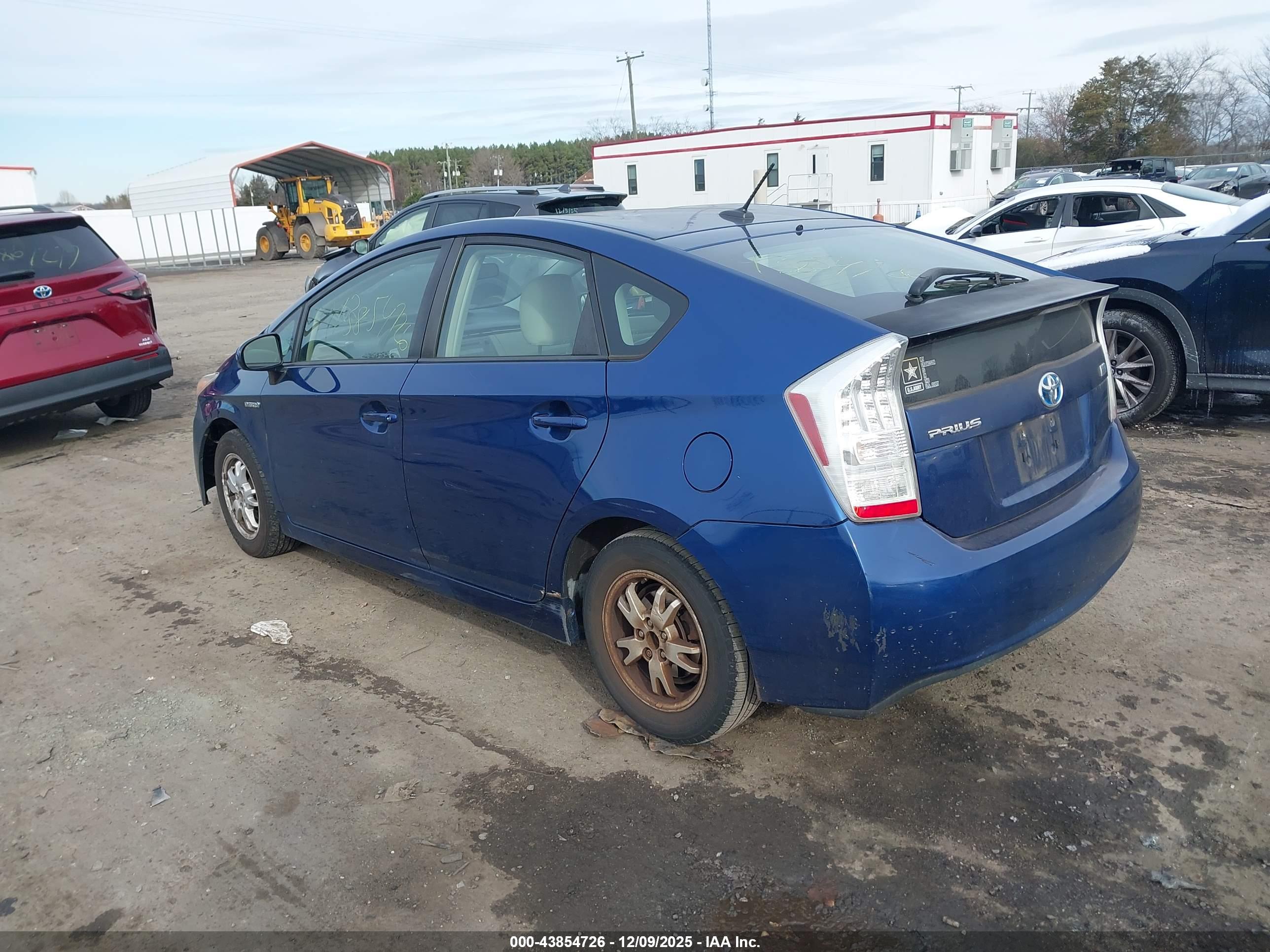 TOYOTA PRIUS image 3