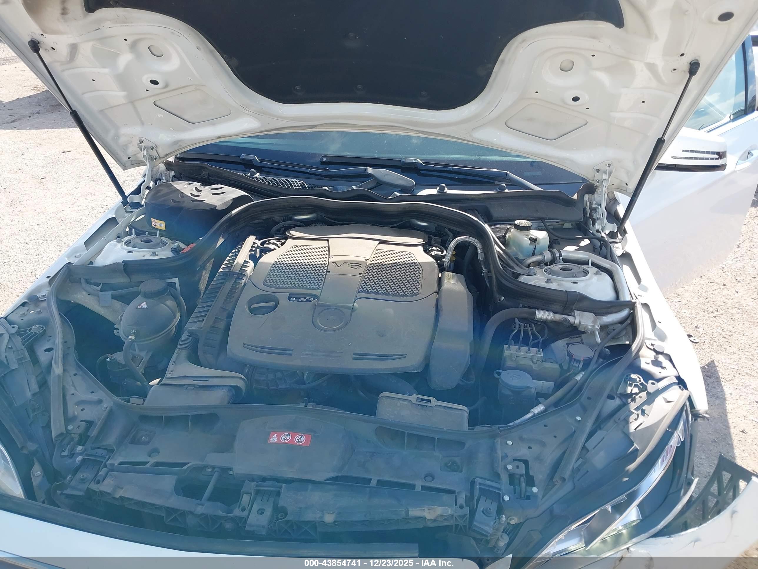 MERCEDES-BENZ E image 10
