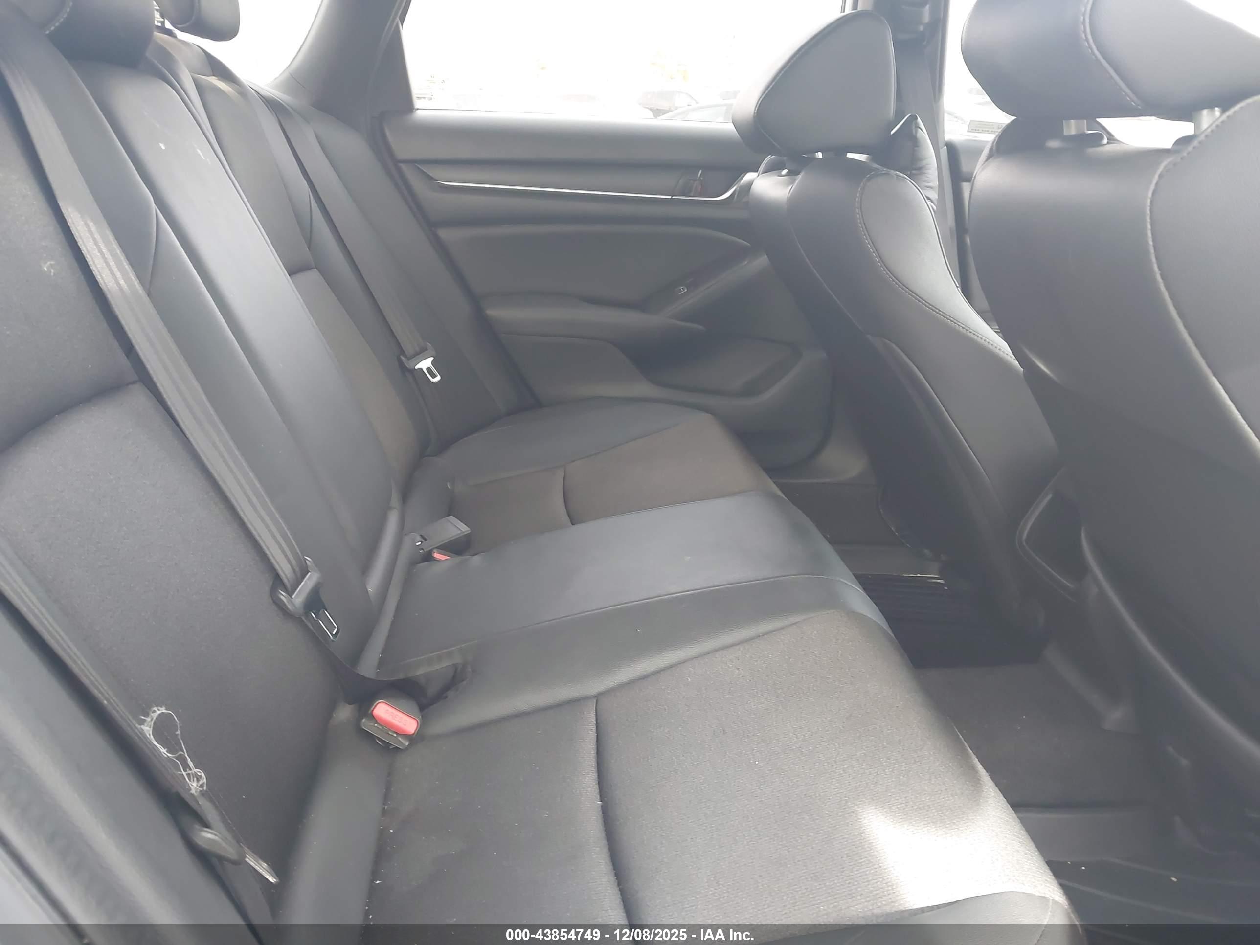 HONDA ACCORD image 8