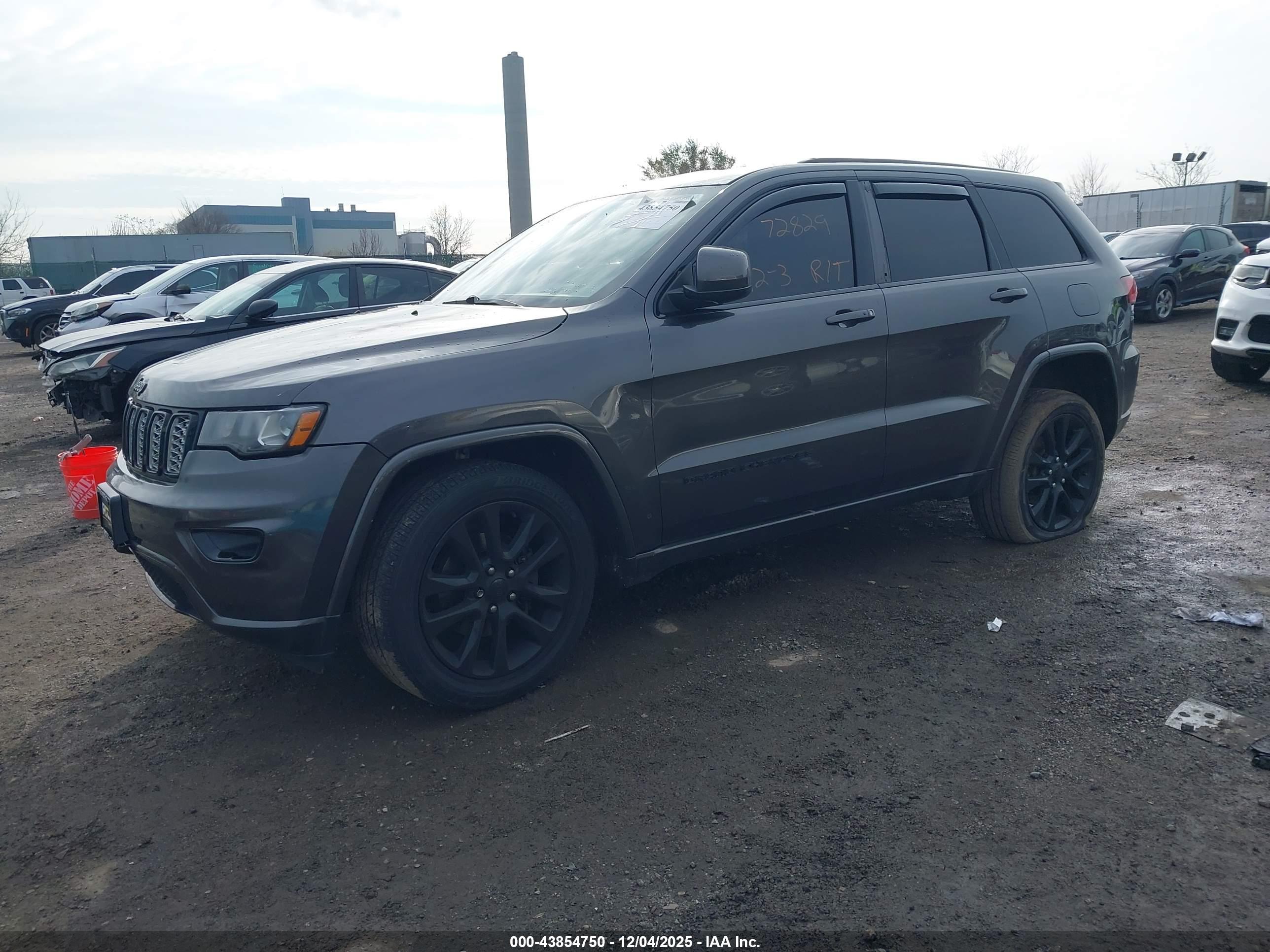 JEEP GRAND image 2