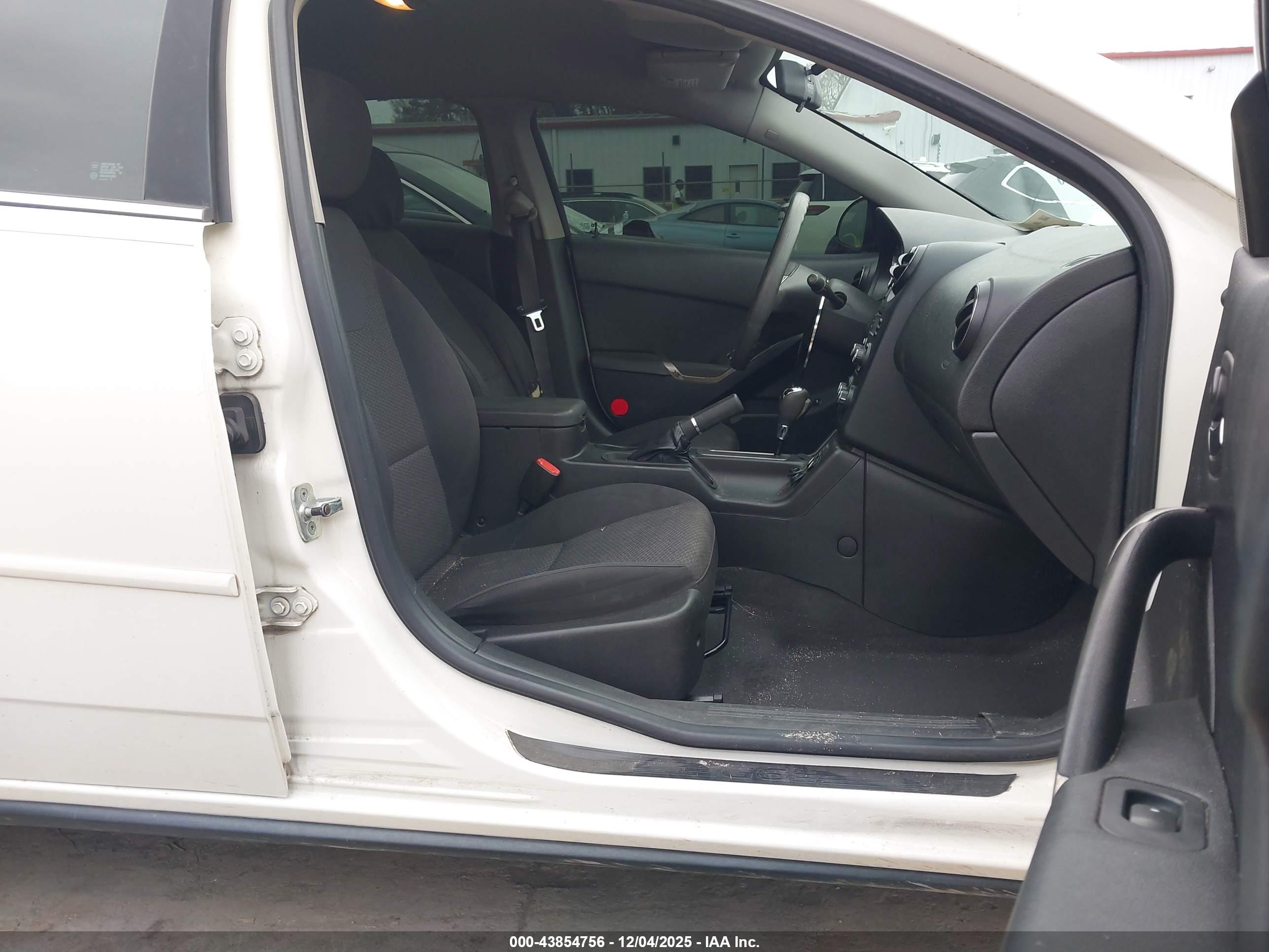 PONTIAC G6 image 5