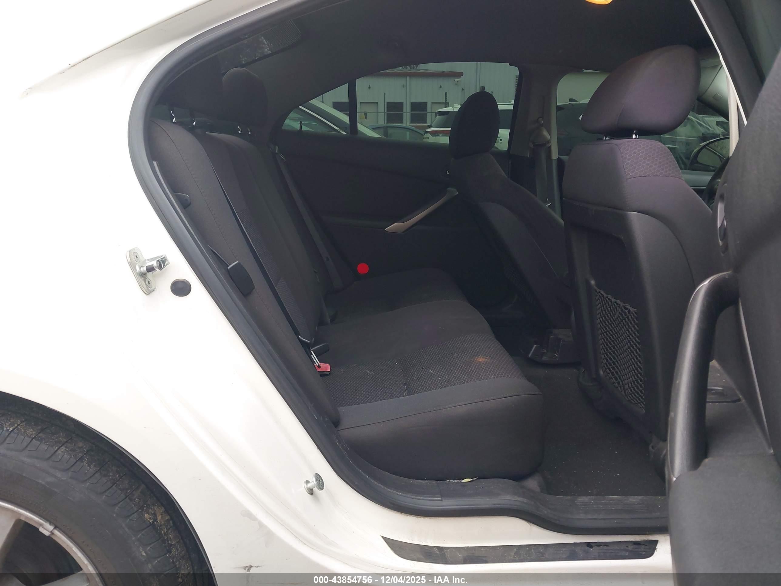 PONTIAC G6 image 8