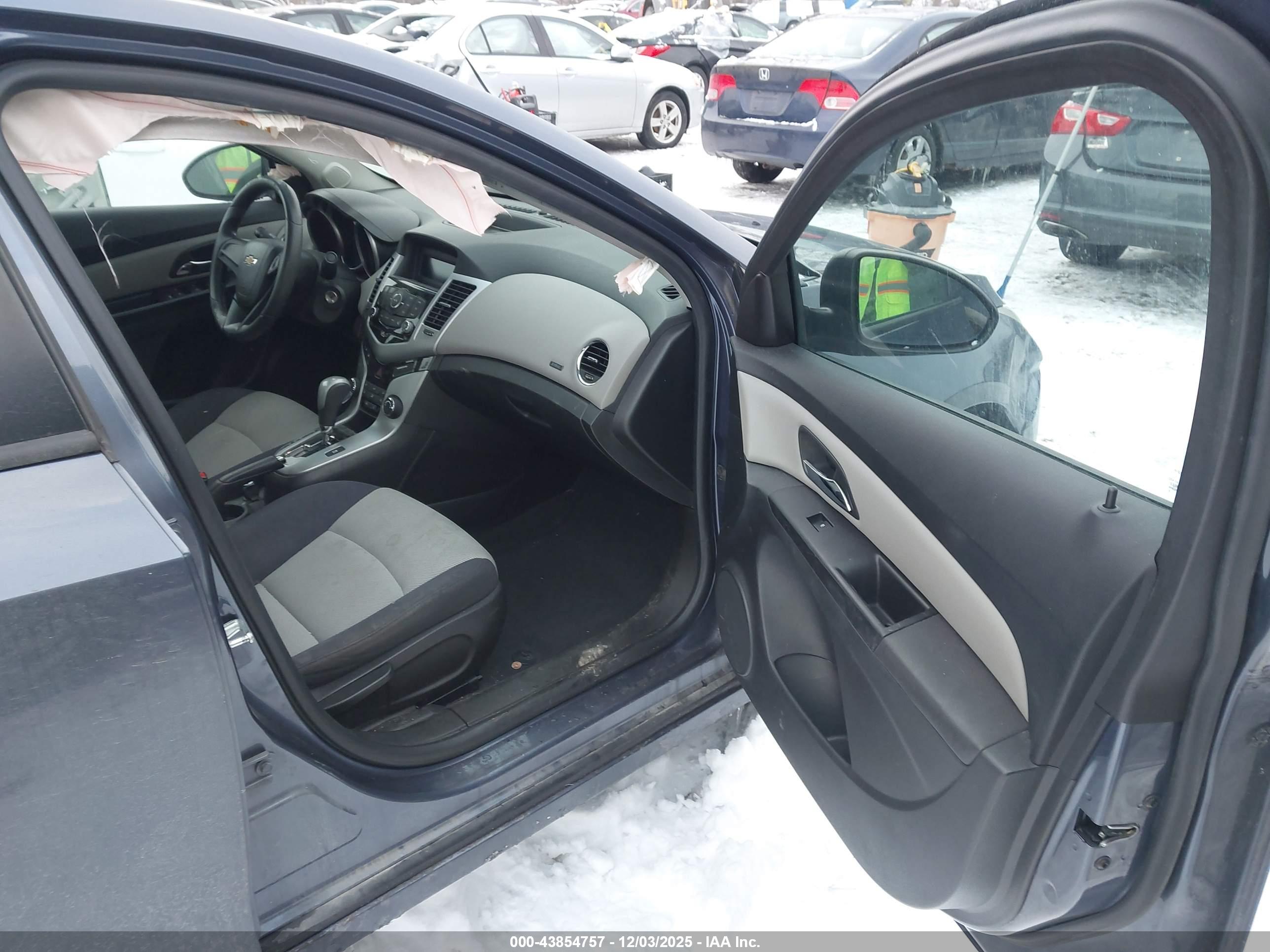 CHEVROLET CRUZE image 5
