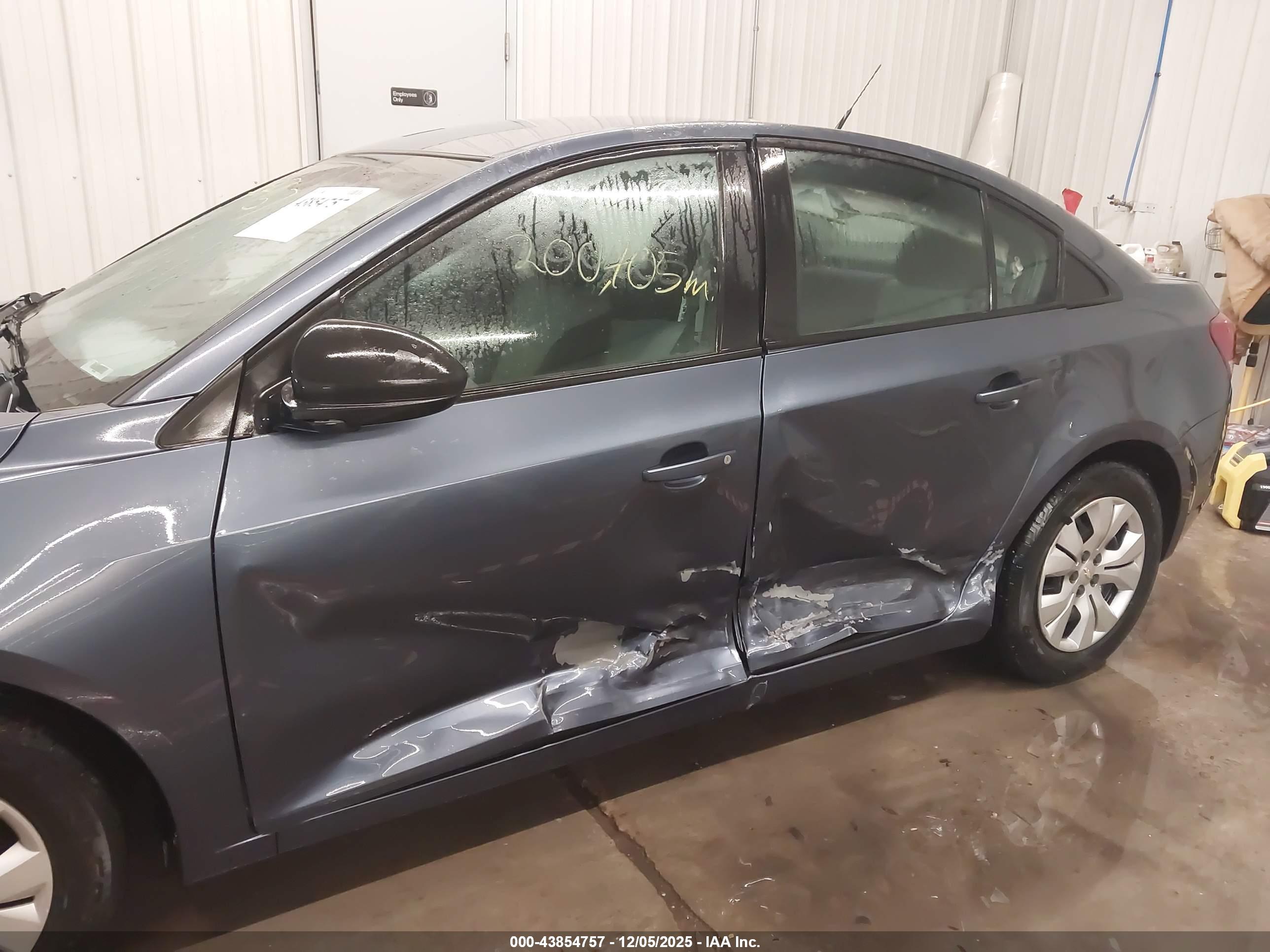 CHEVROLET CRUZE image 6
