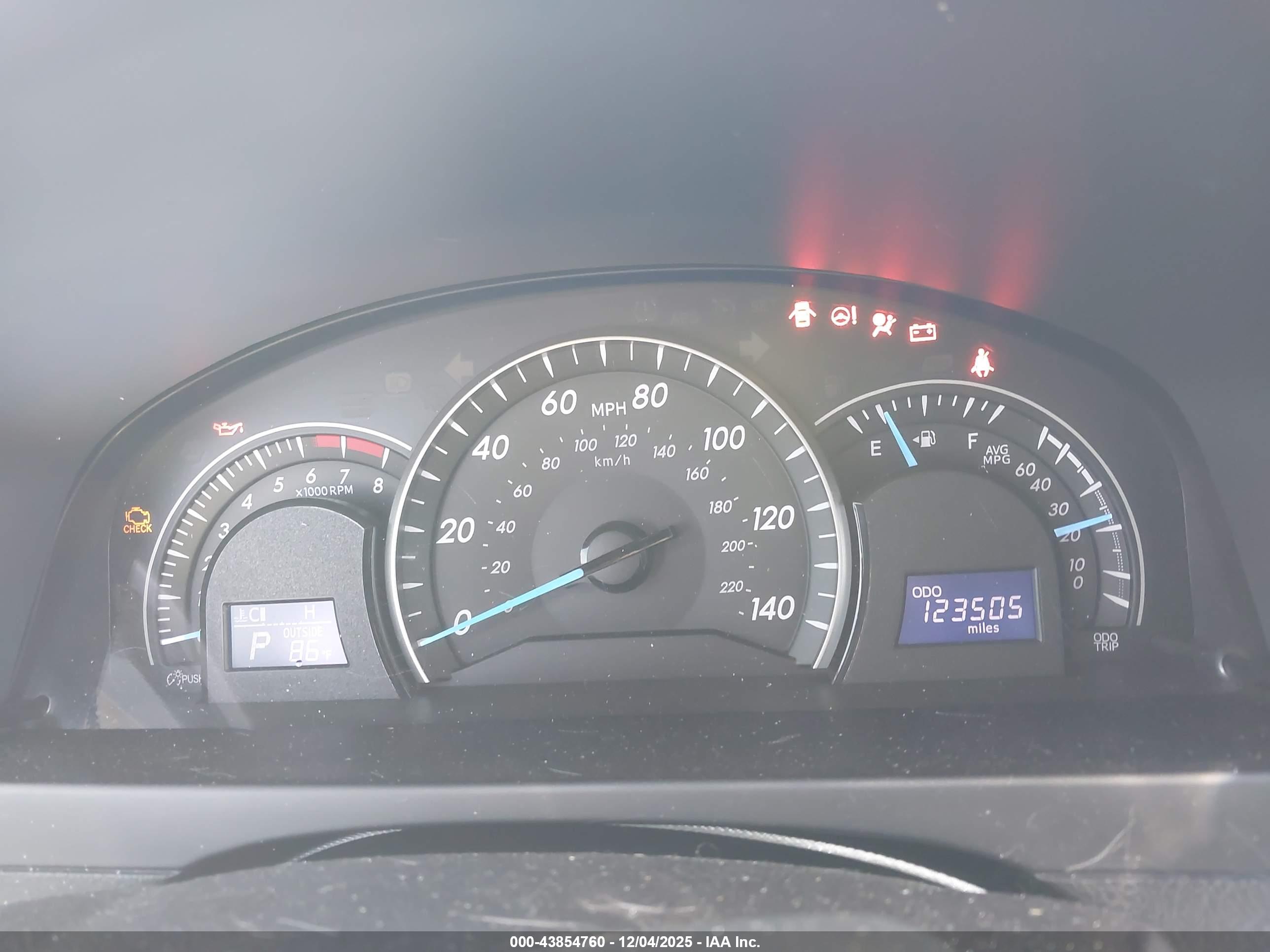 TOYOTA CAMRY image 7