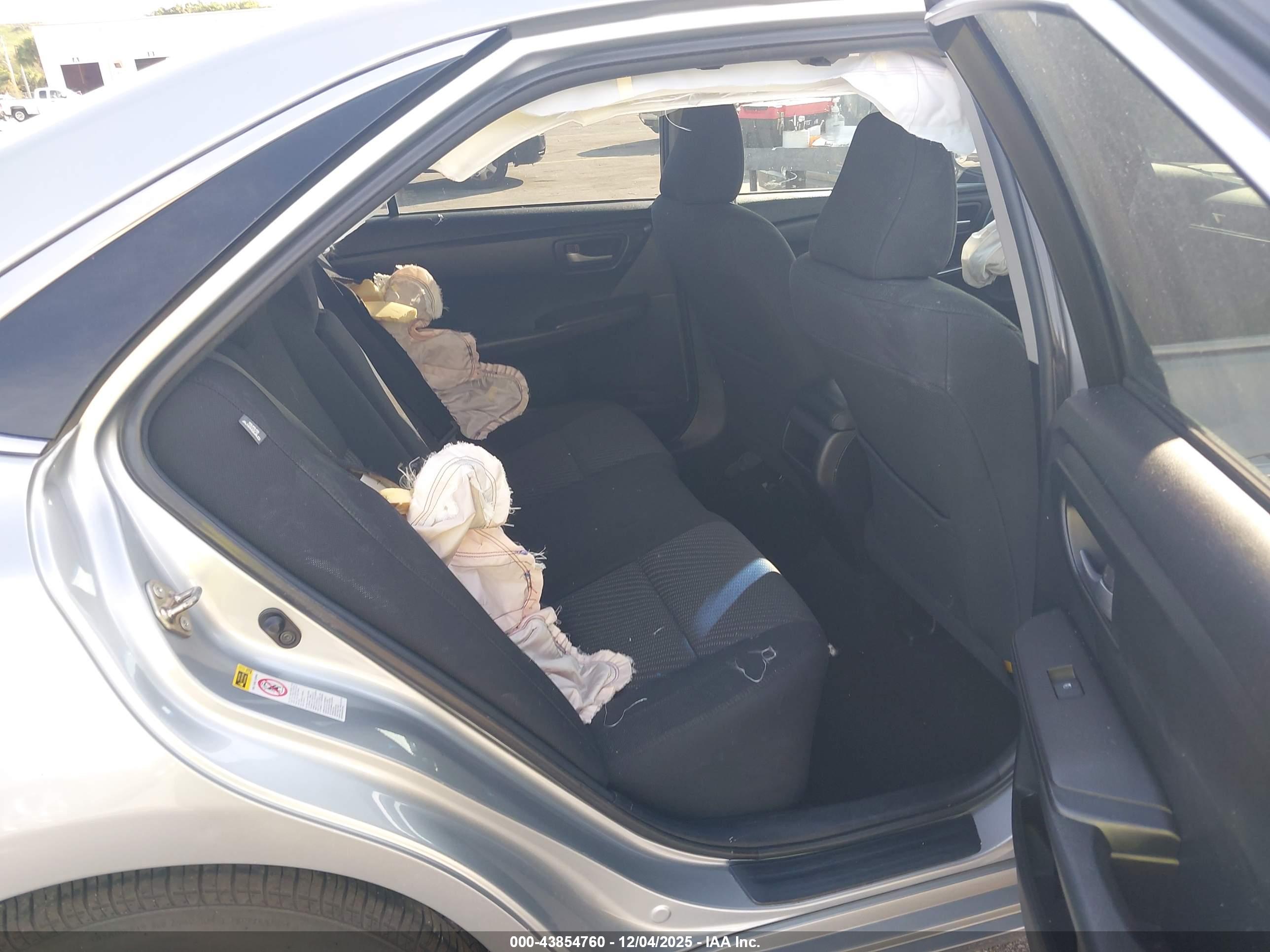TOYOTA CAMRY image 8