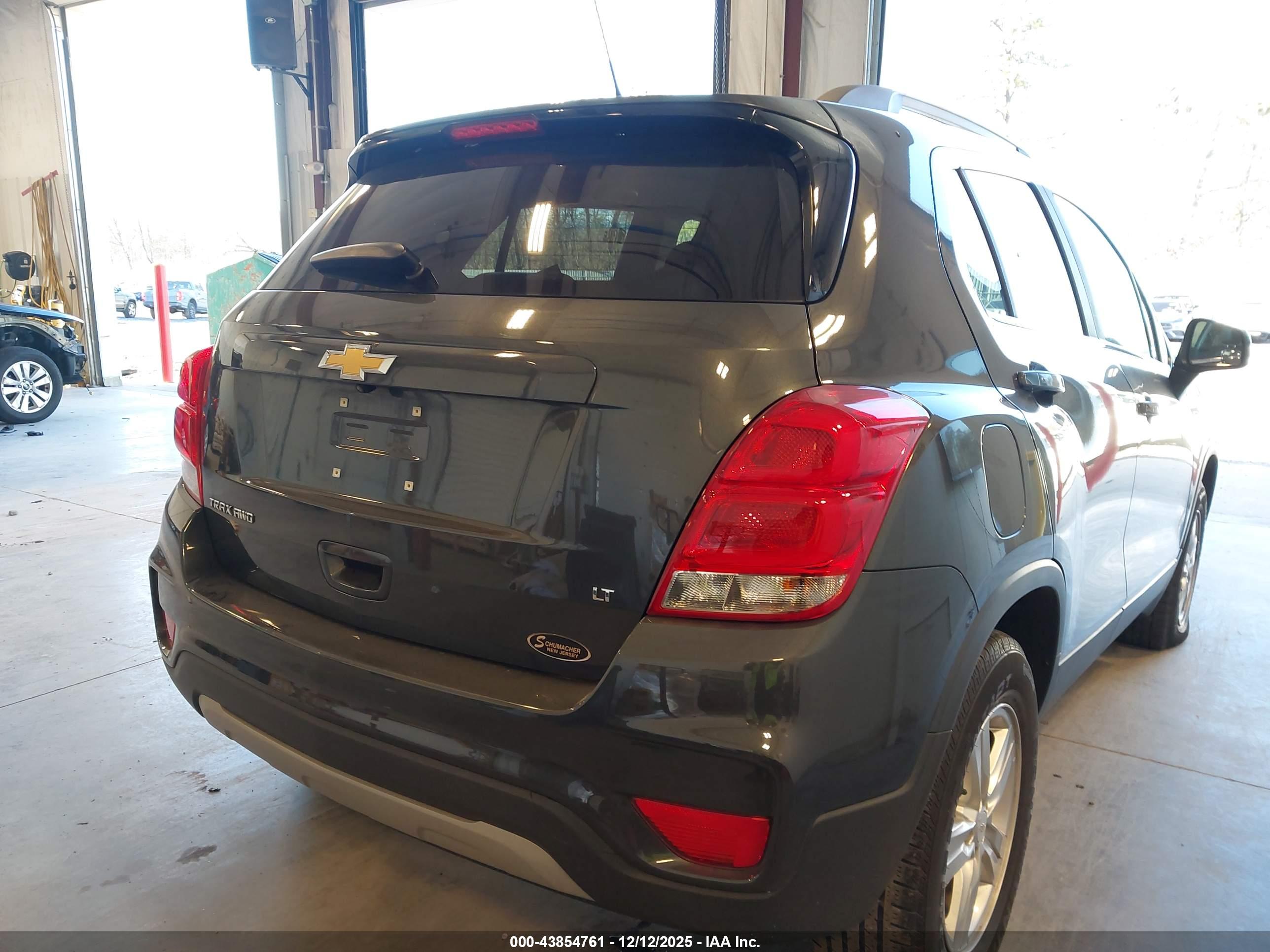 CHEVROLET TRAX image 4