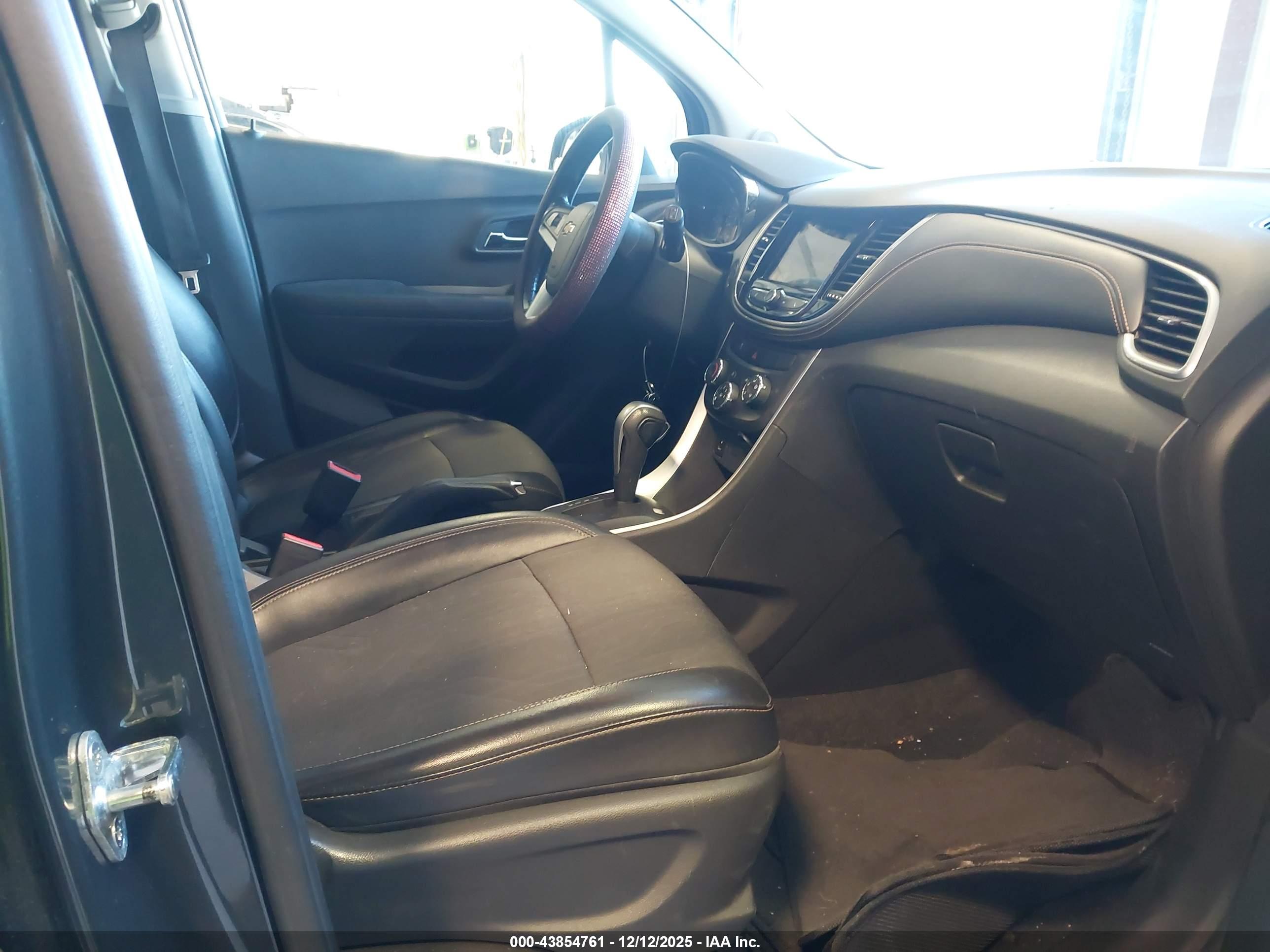 CHEVROLET TRAX image 5