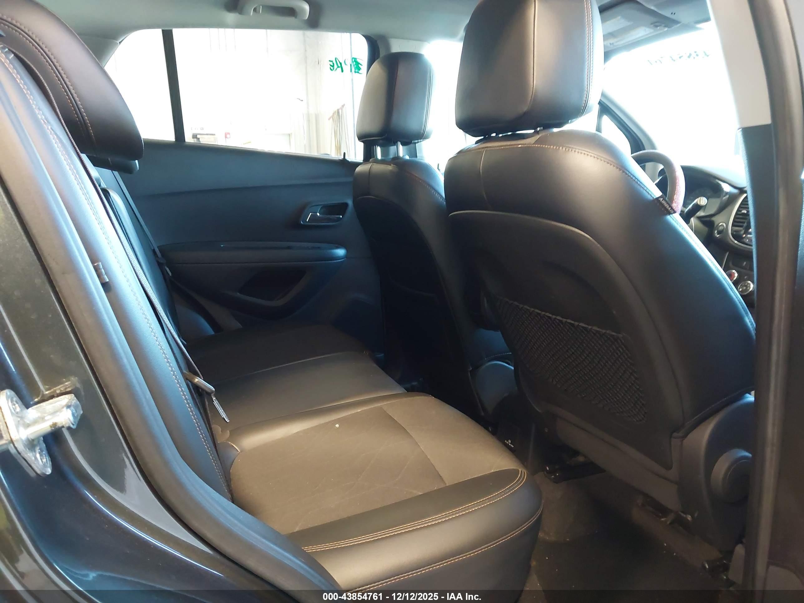 CHEVROLET TRAX image 8