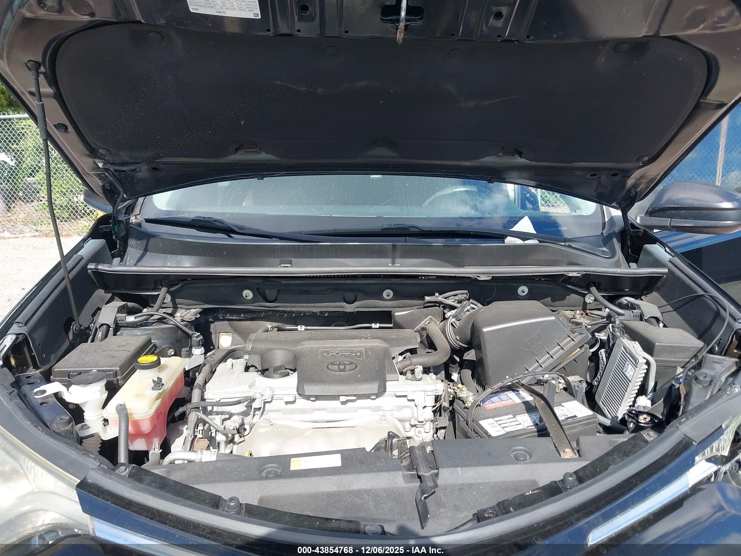 TOYOTA RAV4 image 10