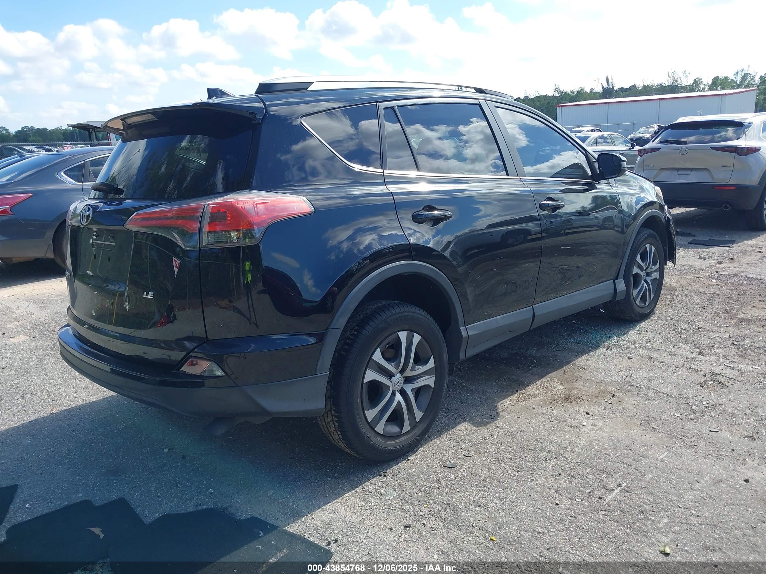 TOYOTA RAV4 image 4