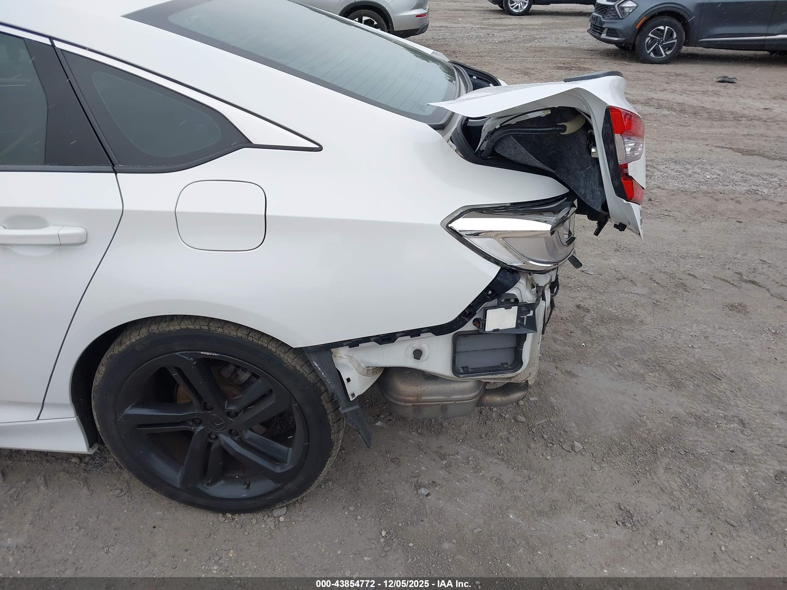 HONDA ACCORD image 6