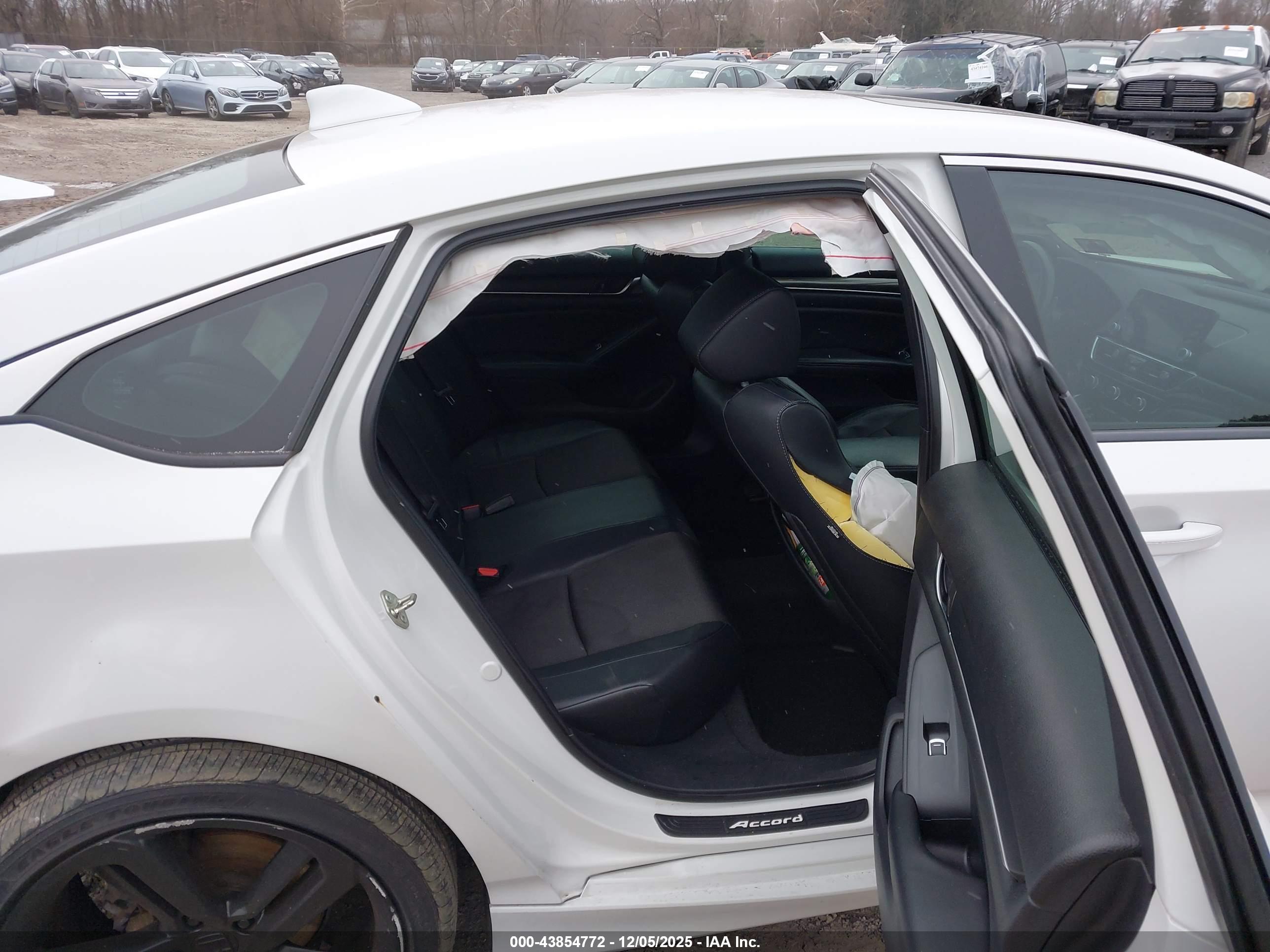 HONDA ACCORD image 8