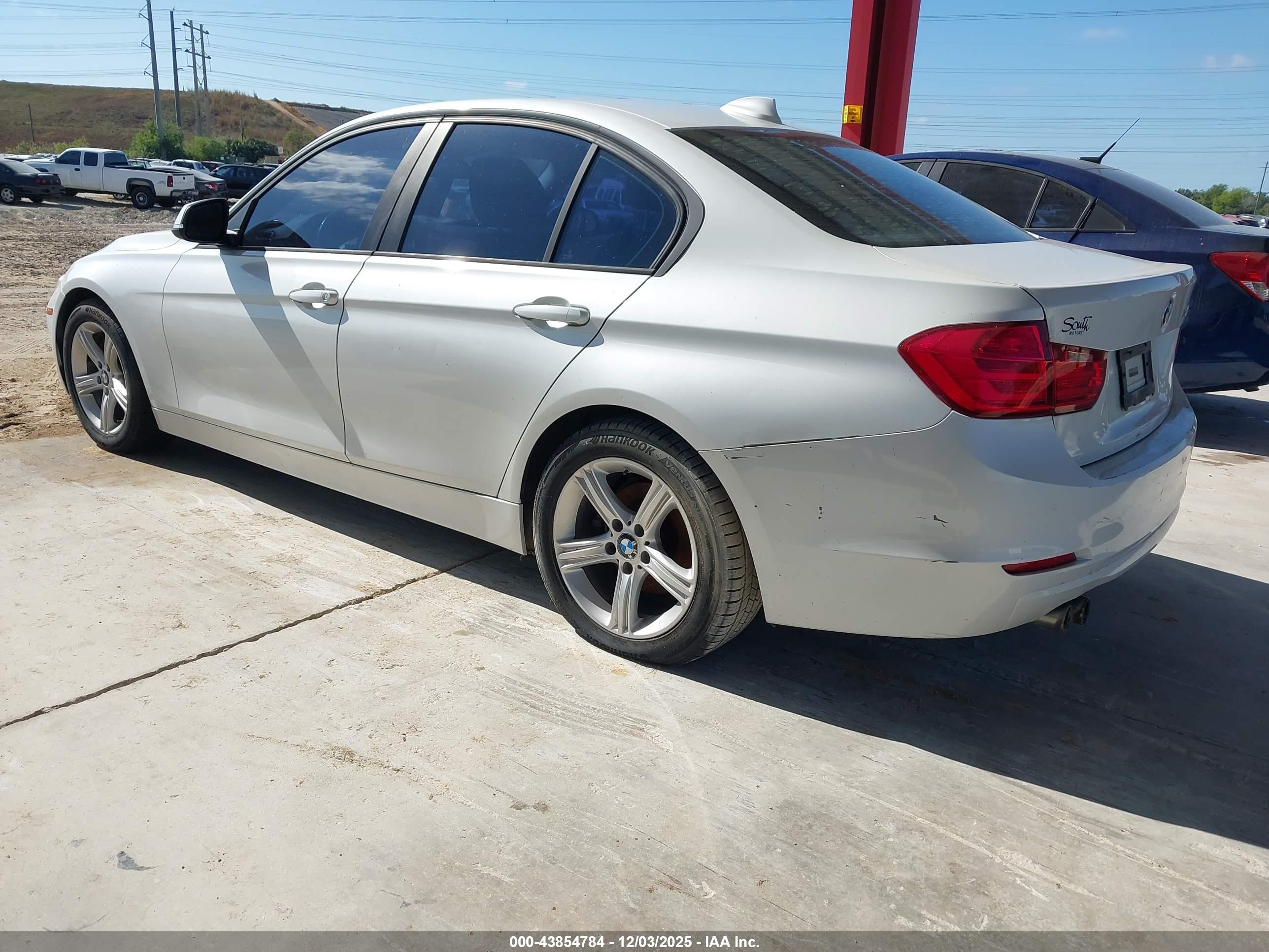 BMW 328I image 3