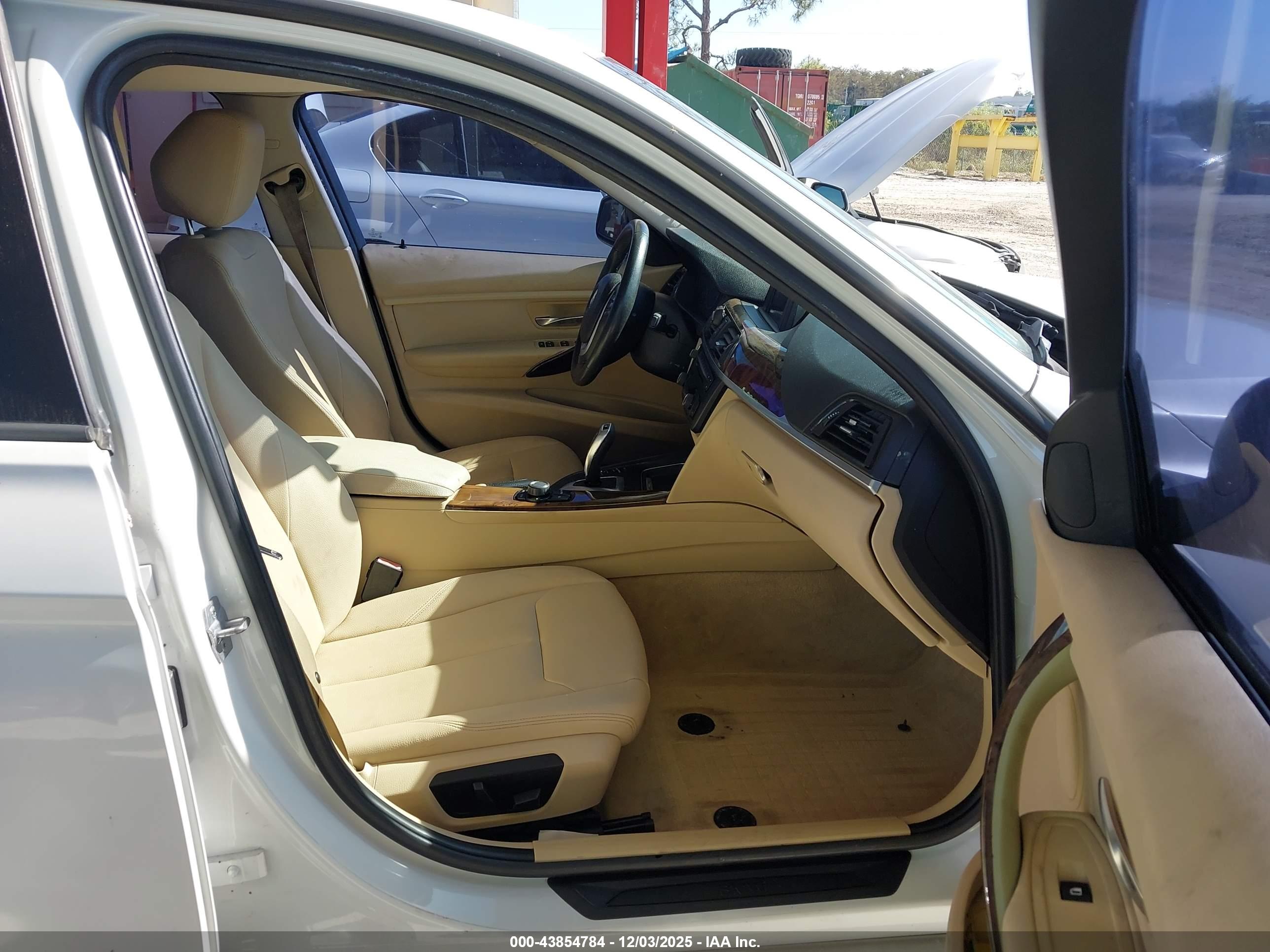 BMW 328I image 5