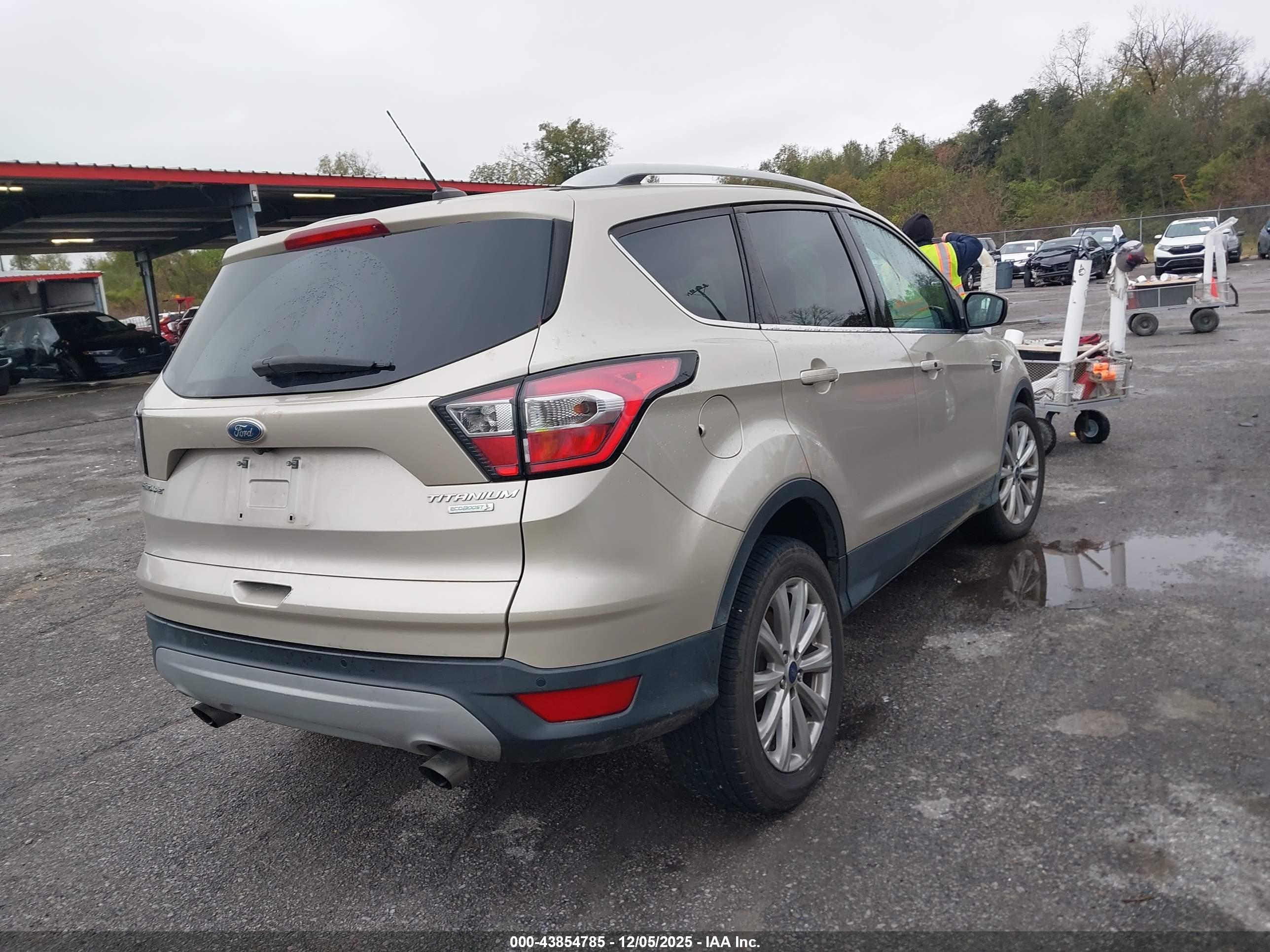 FORD ESCAPE image 4
